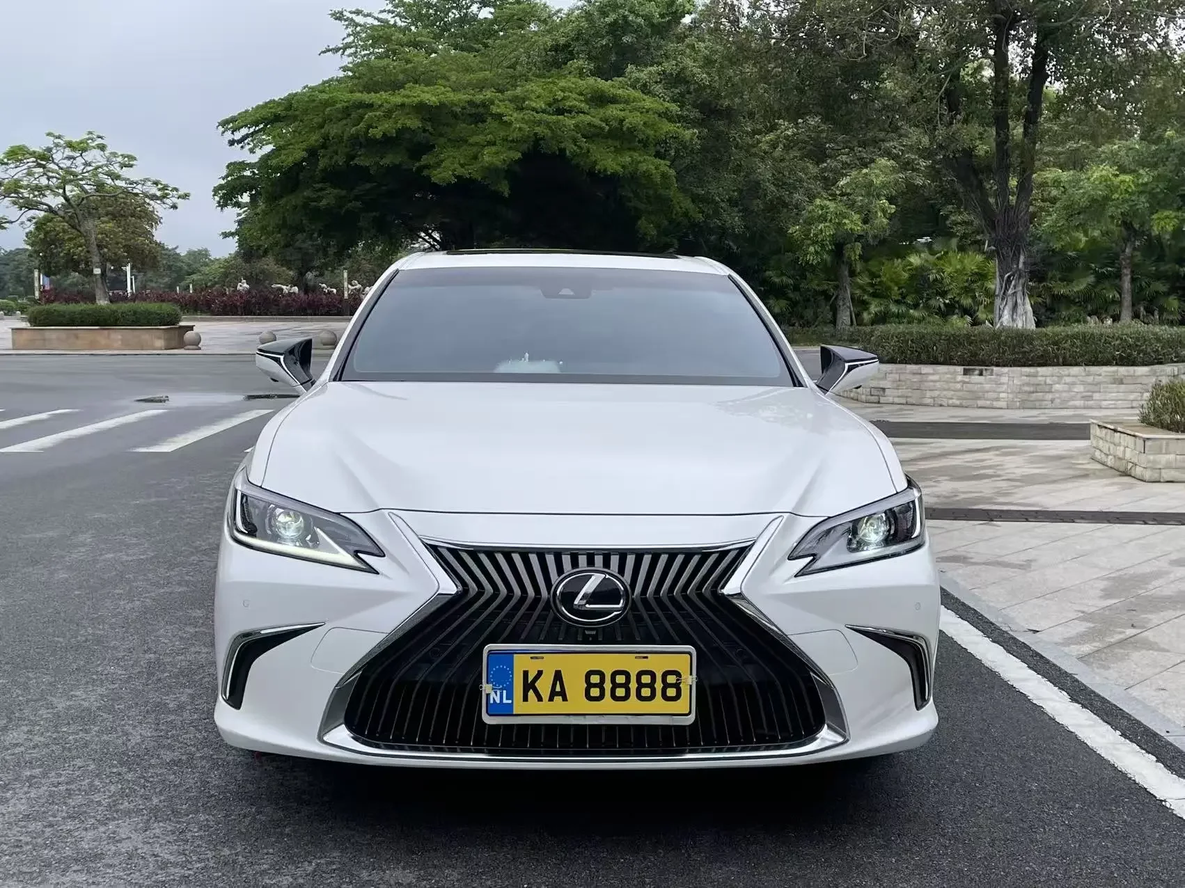 Lexus ES