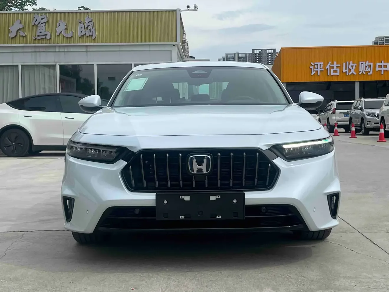 Honda Inspire (PHEV) (Yingshipai PHEV)  из Китая