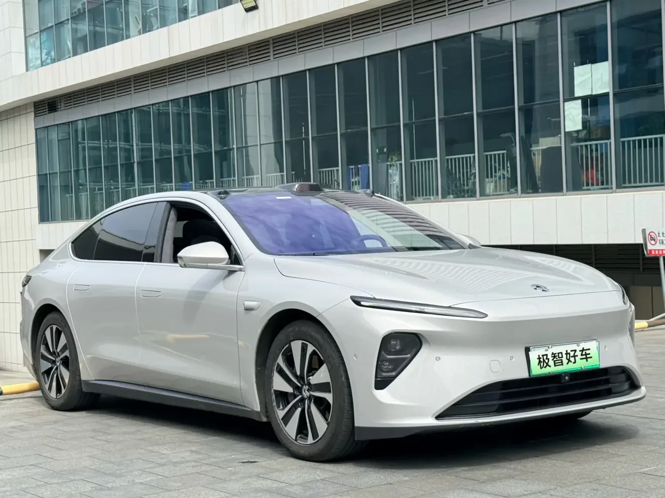 NIO ET7