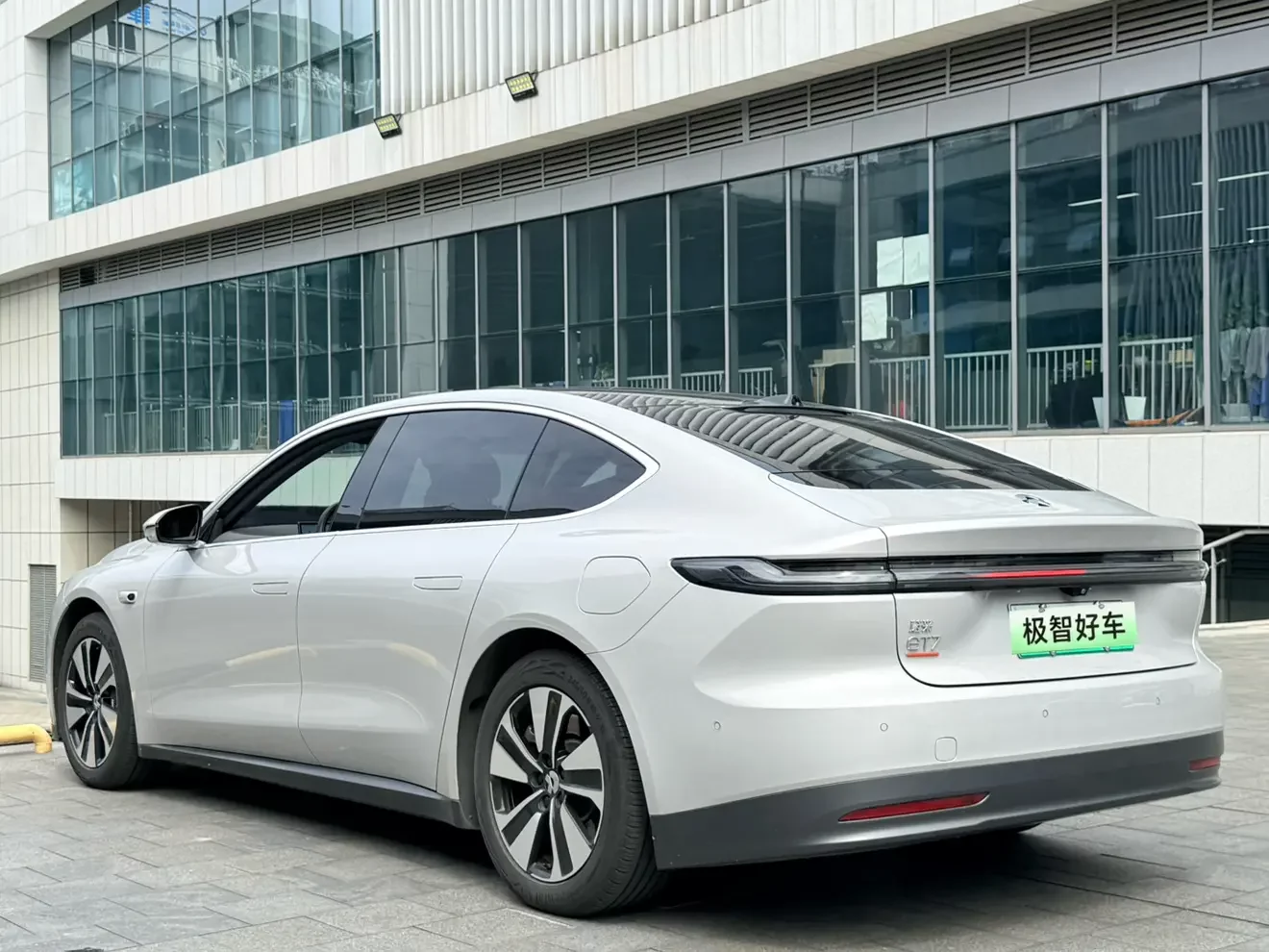 NIO ET7