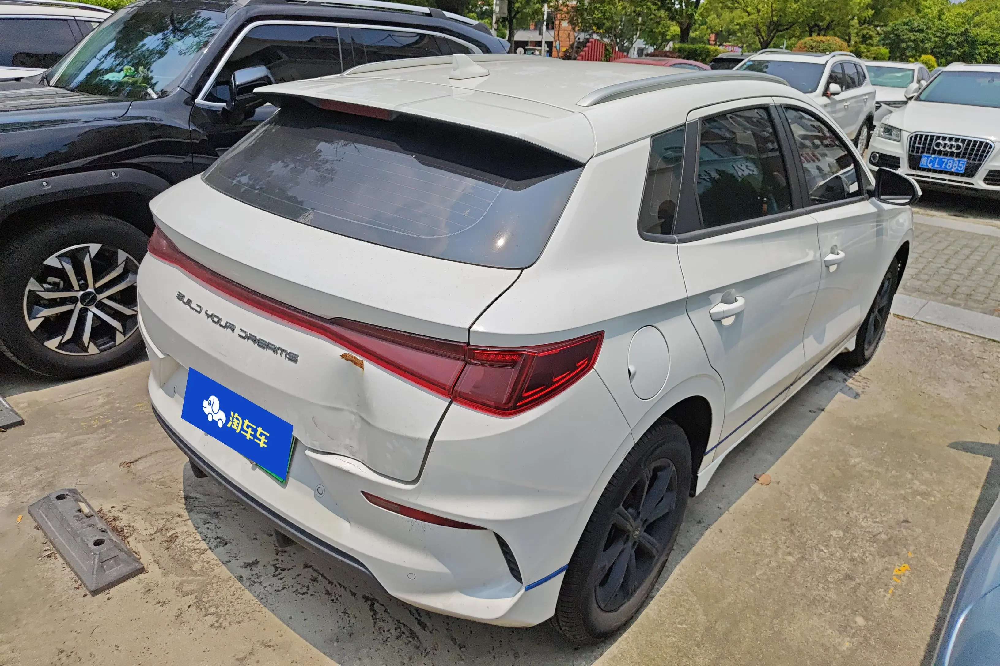 BYD e2