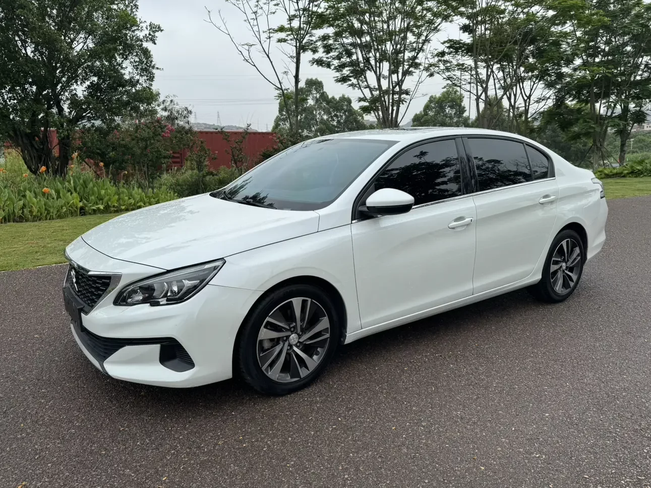 Peugeot 408