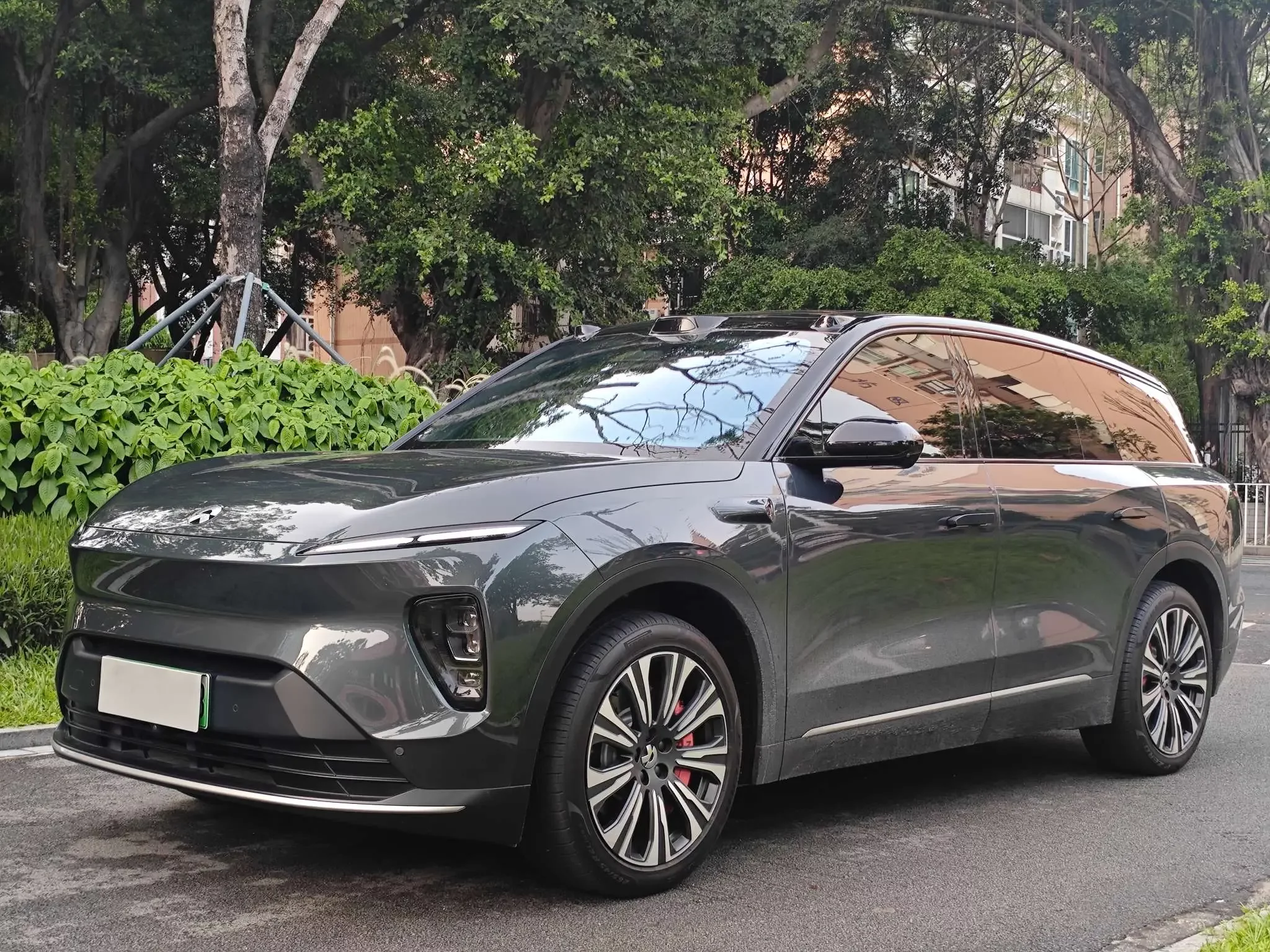 NIO ES8  из Китая