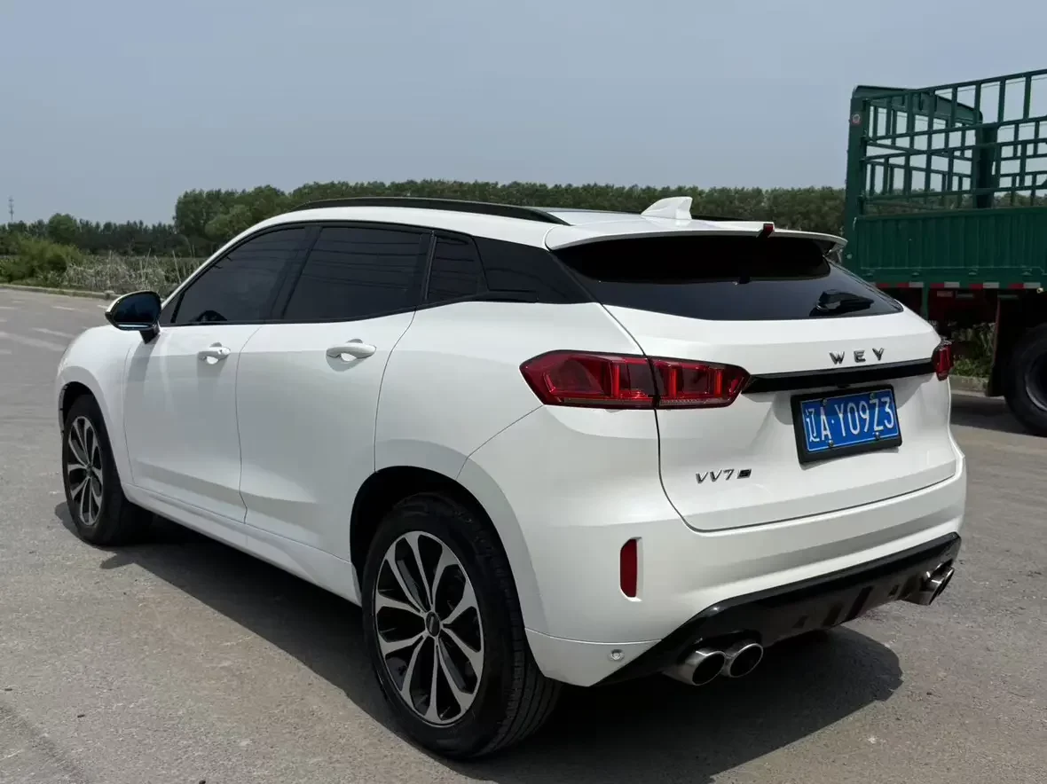 Wey Wei brand VV7