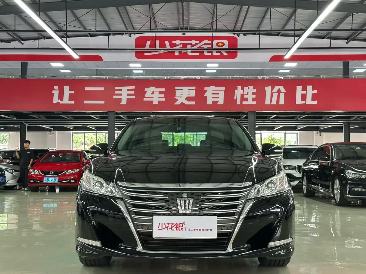 Toyota crown