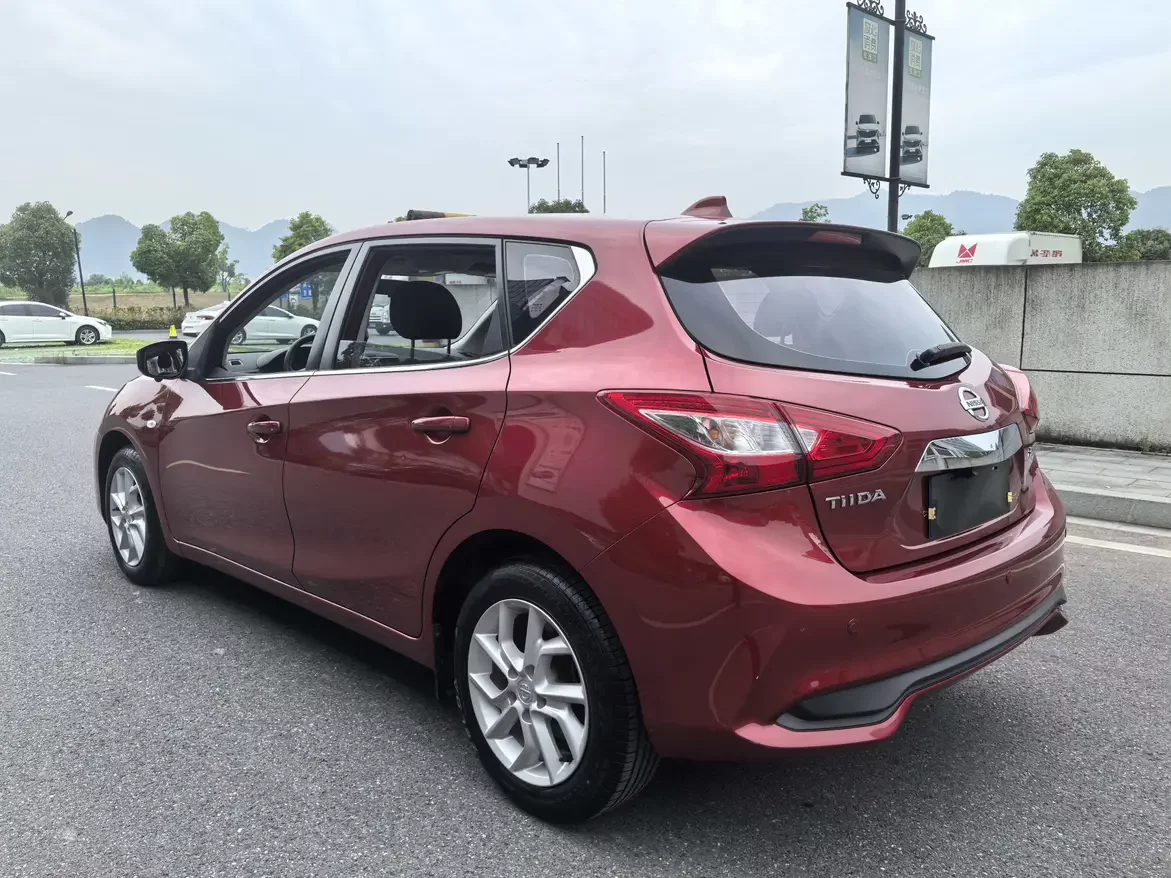 Nissan Tiida