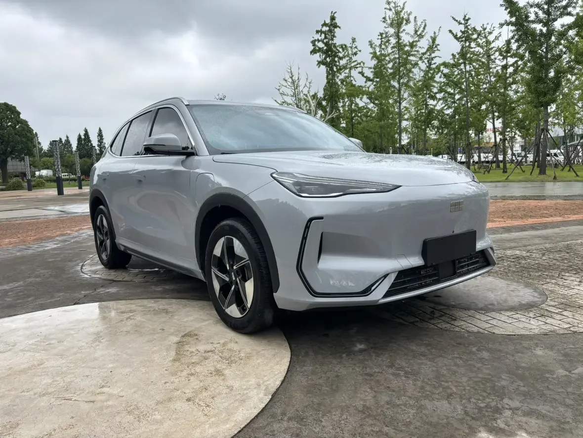 Geely Galaxy E5