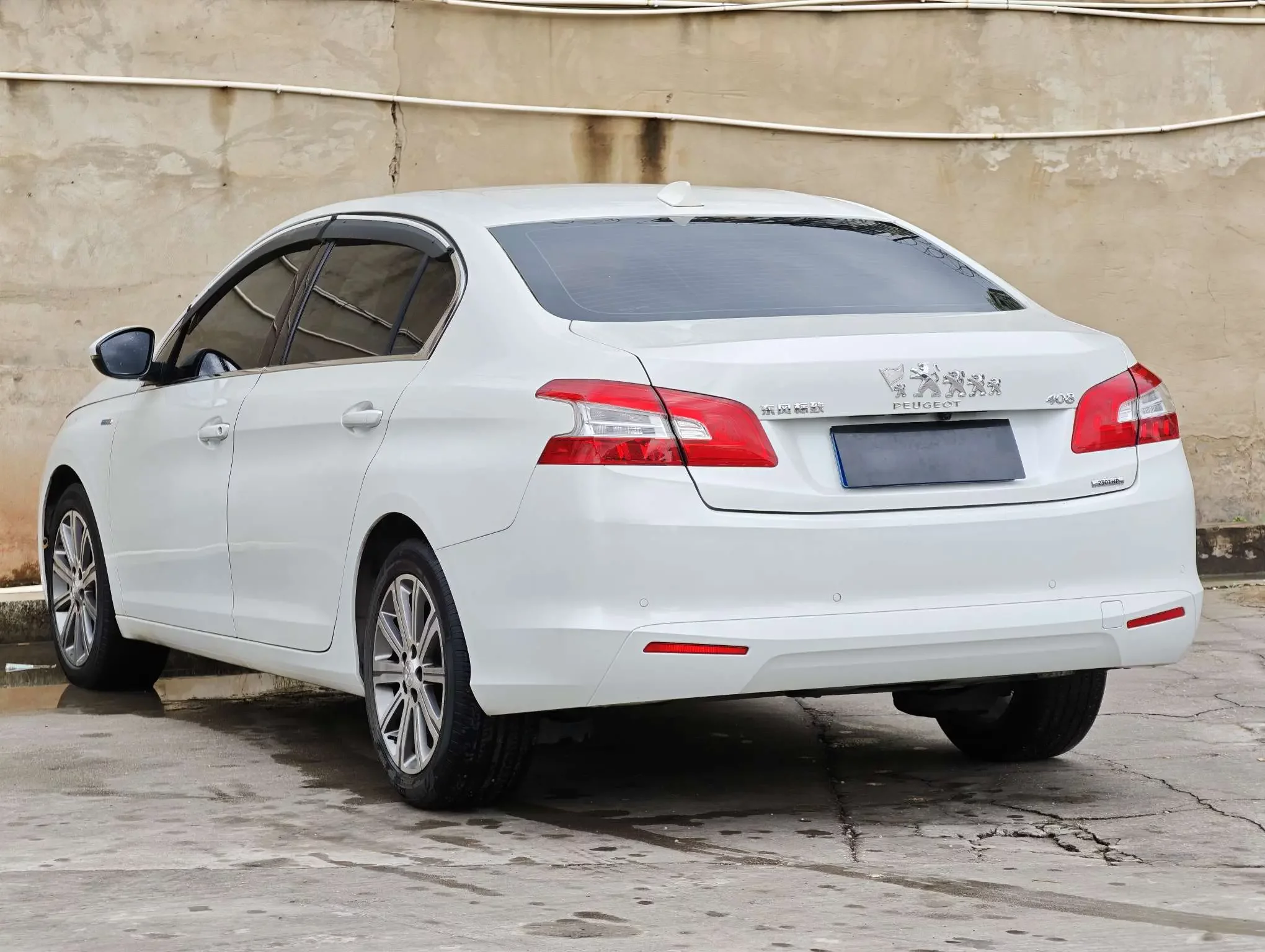 Peugeot 408