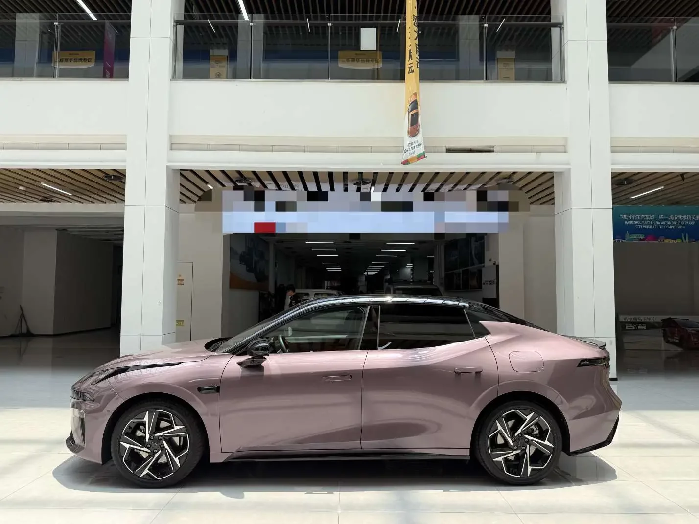 Lynk & Co 07 EM-P