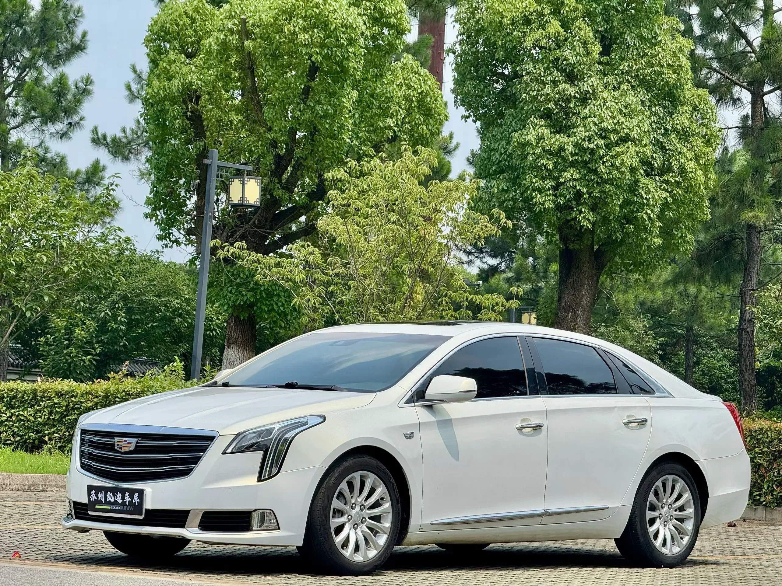 Cadillac XTS