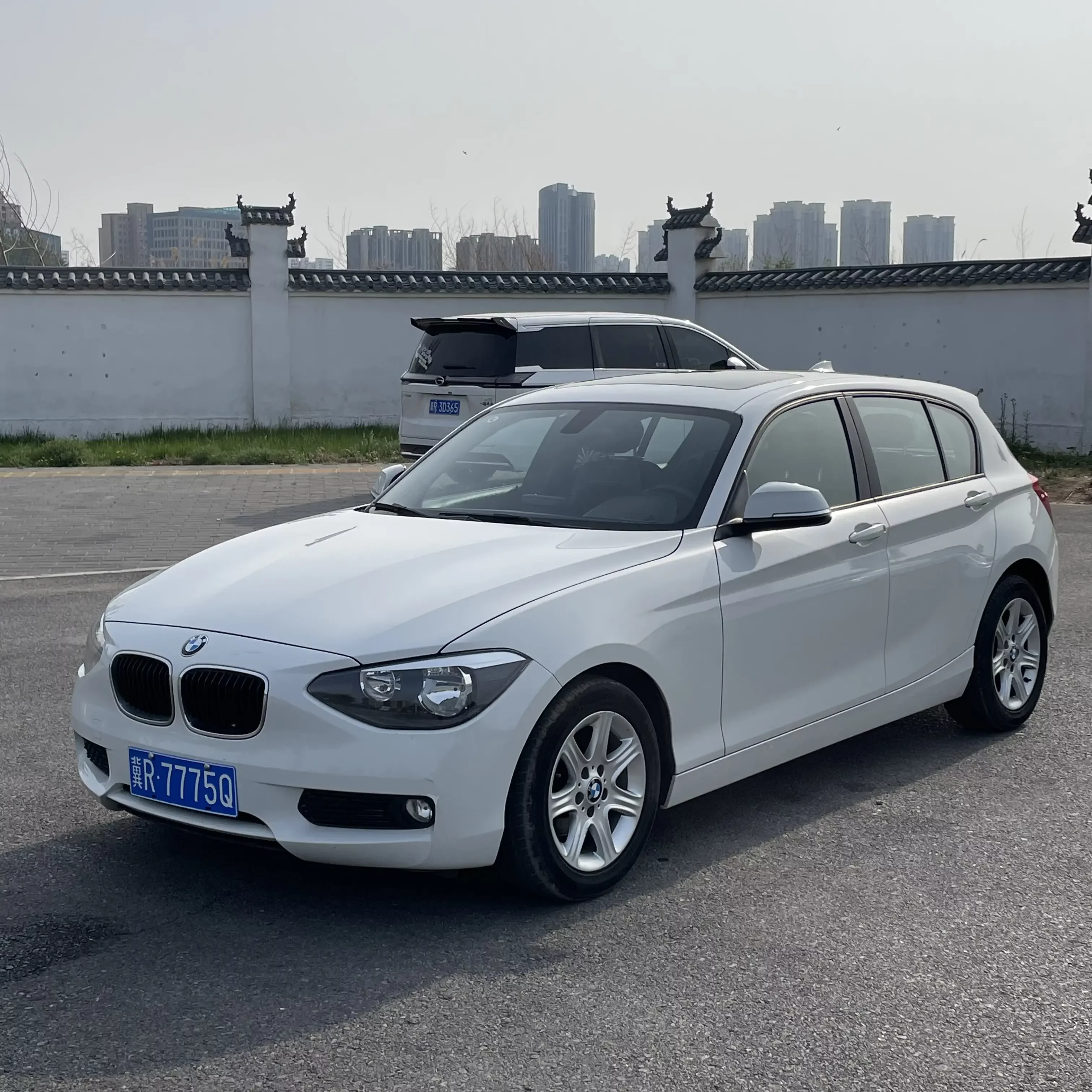 BMW 1 Series  из Китая