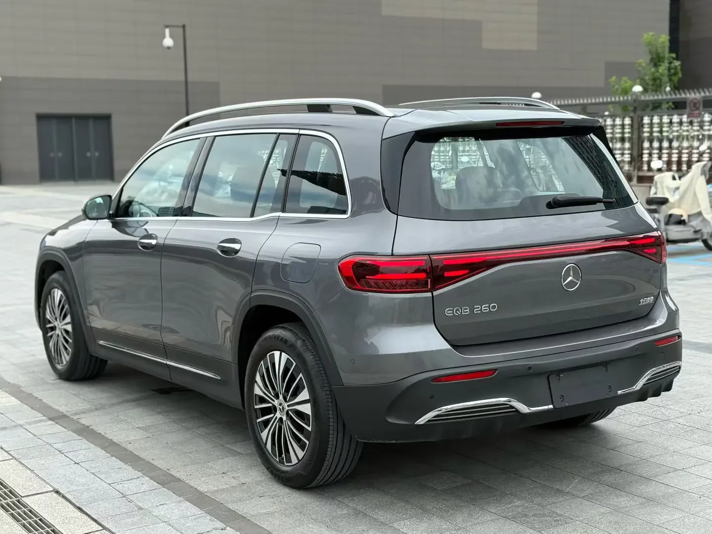 Mercedes-Benz EQB