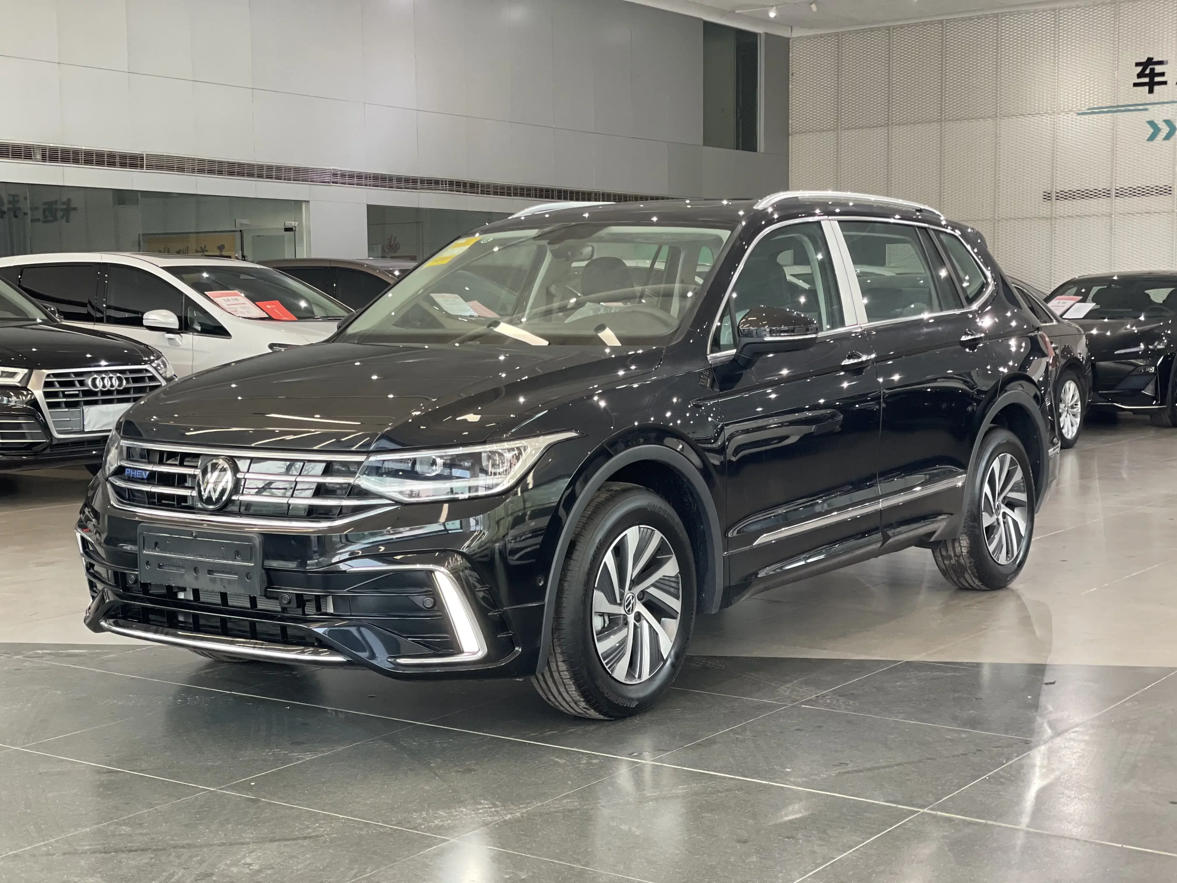 Volkswagen Tiguan L PHEV
