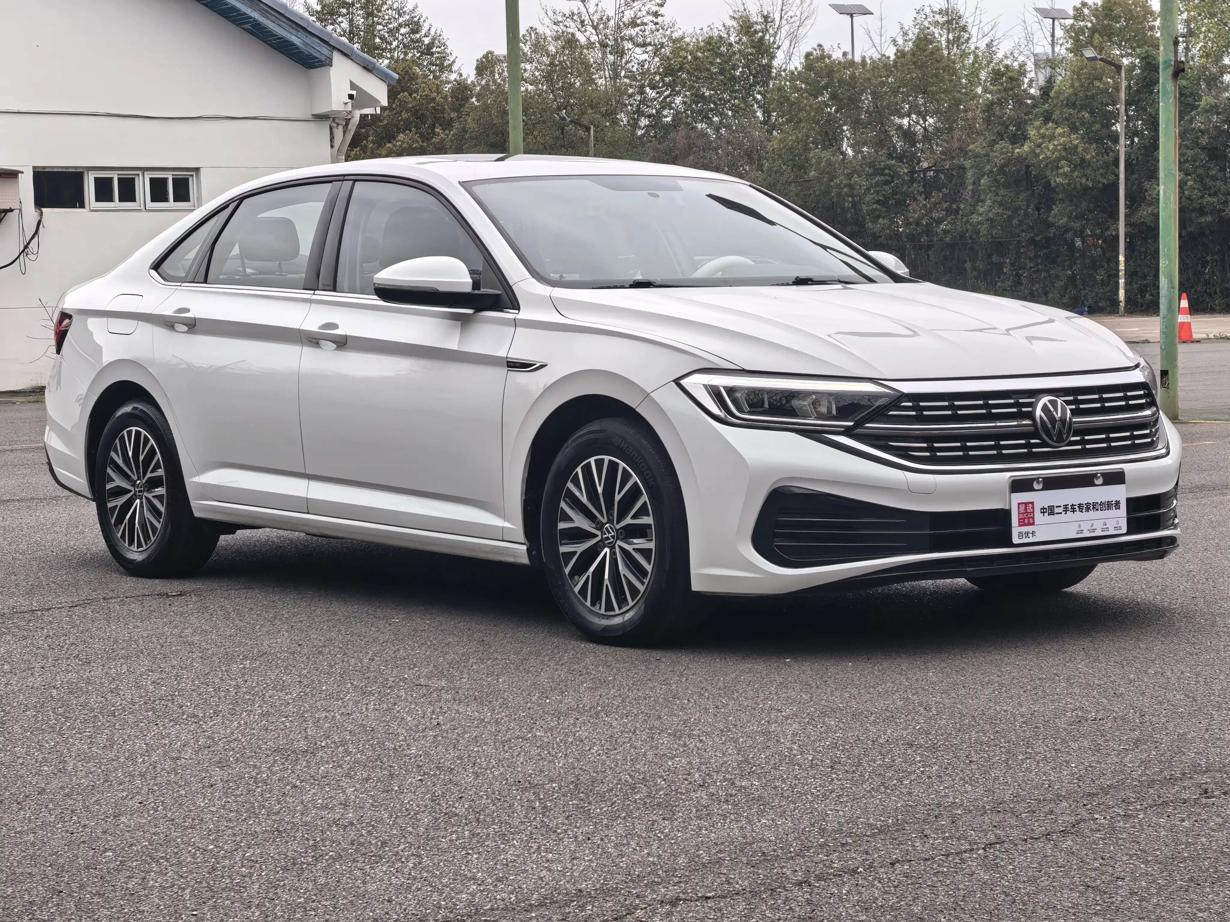 Volkswagen Sagitar