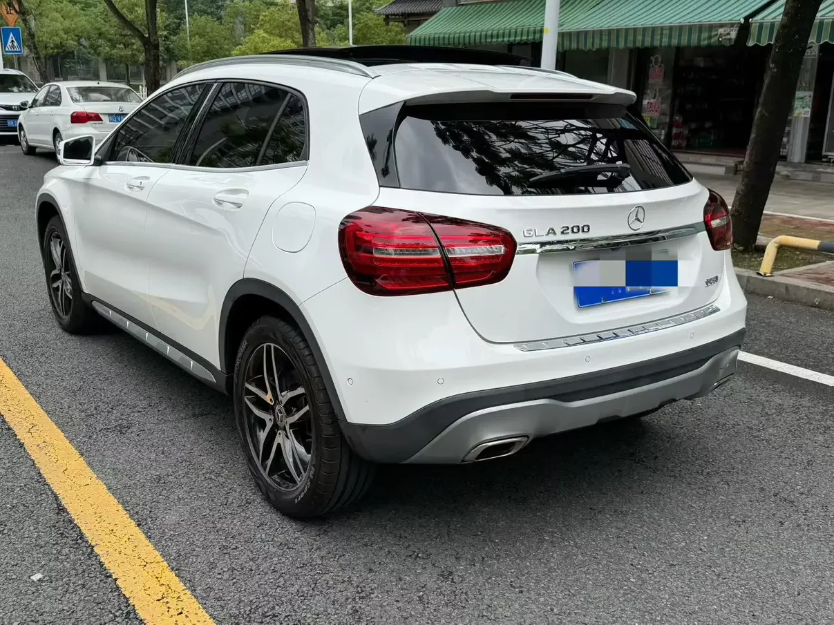 Mercedes-Benz GLA