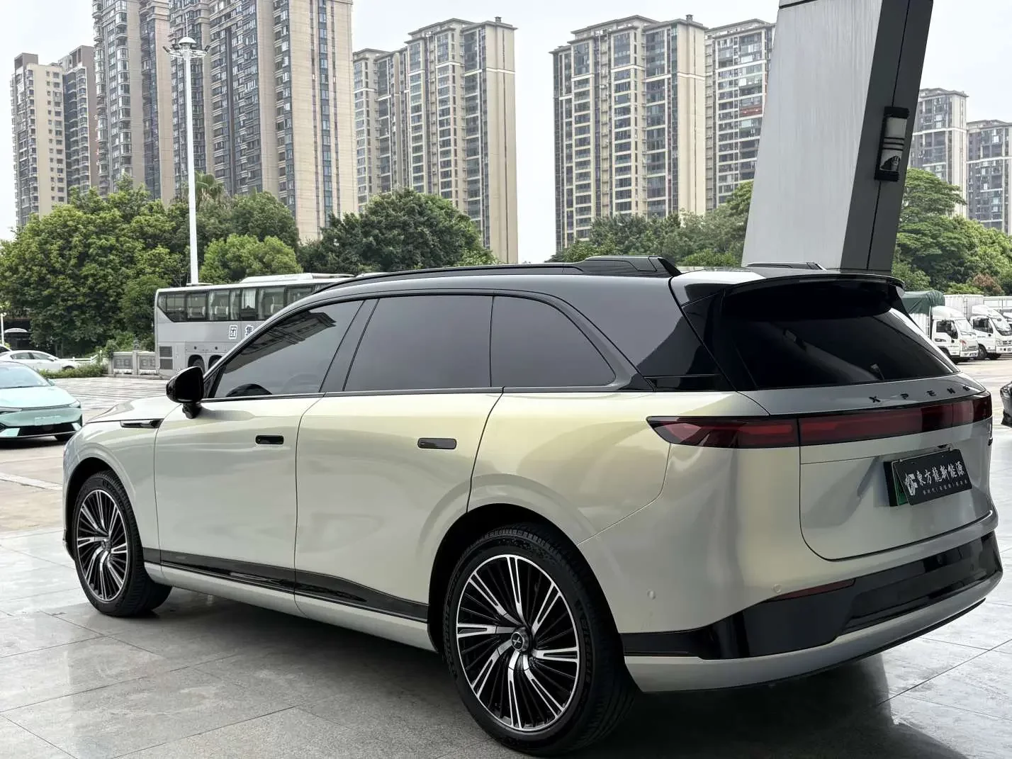 Xpeng G9