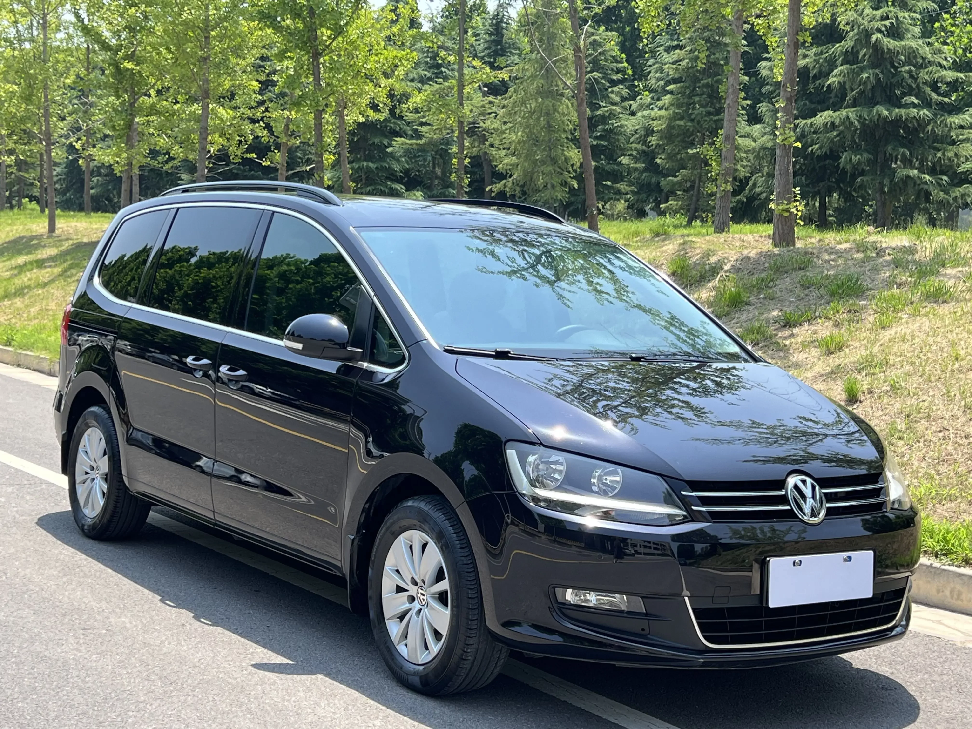 Volkswagen Sharon