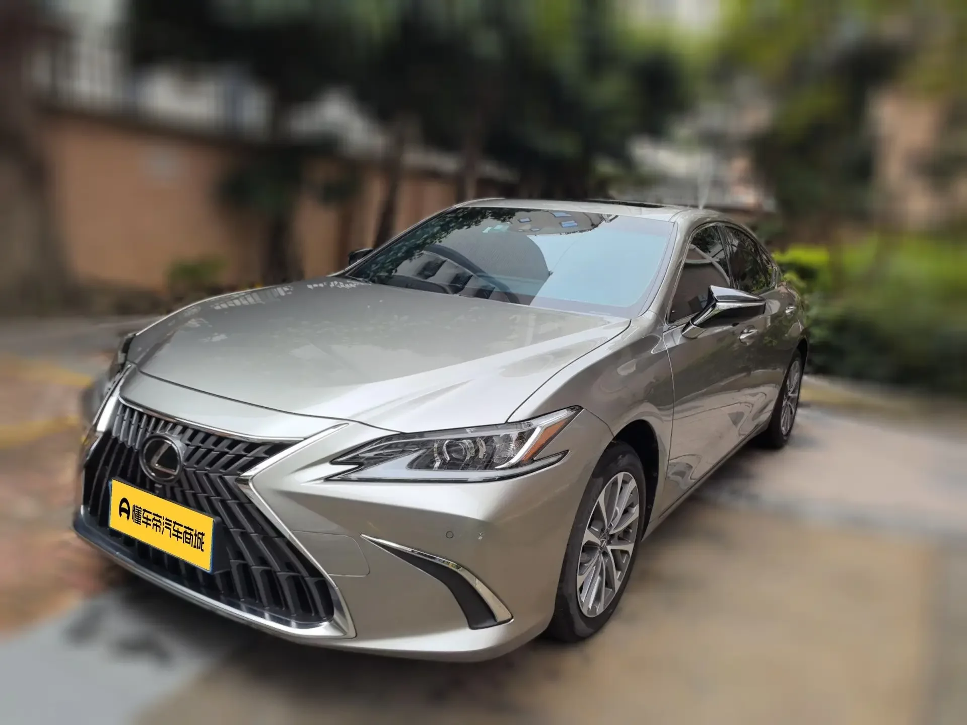 Lexus ES