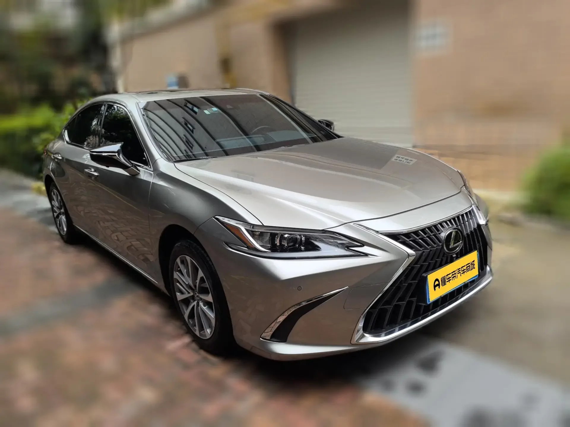Lexus ES
