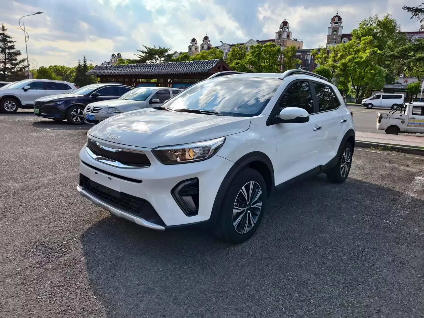 Kia KX1