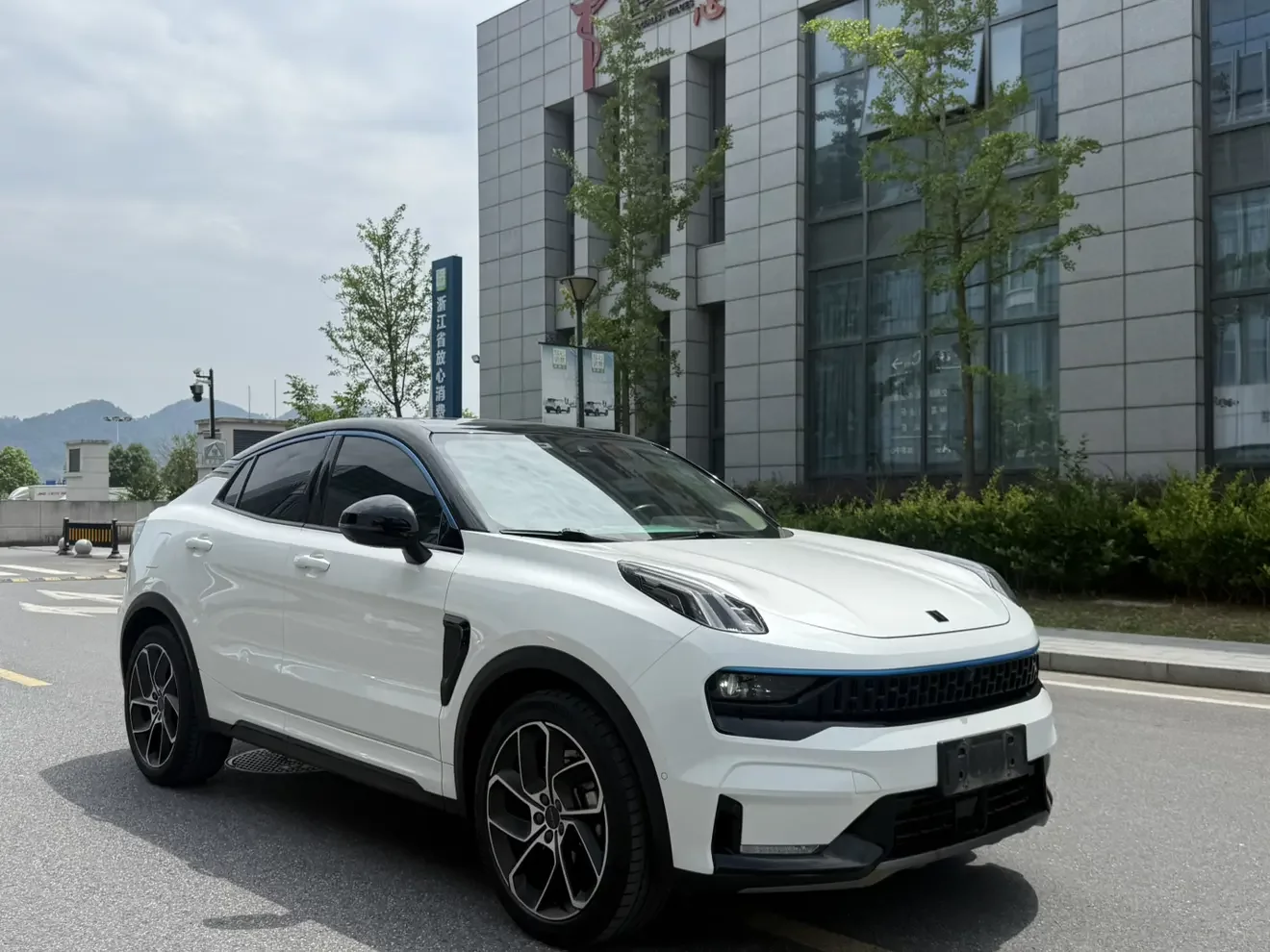 Lynk & Co 05
