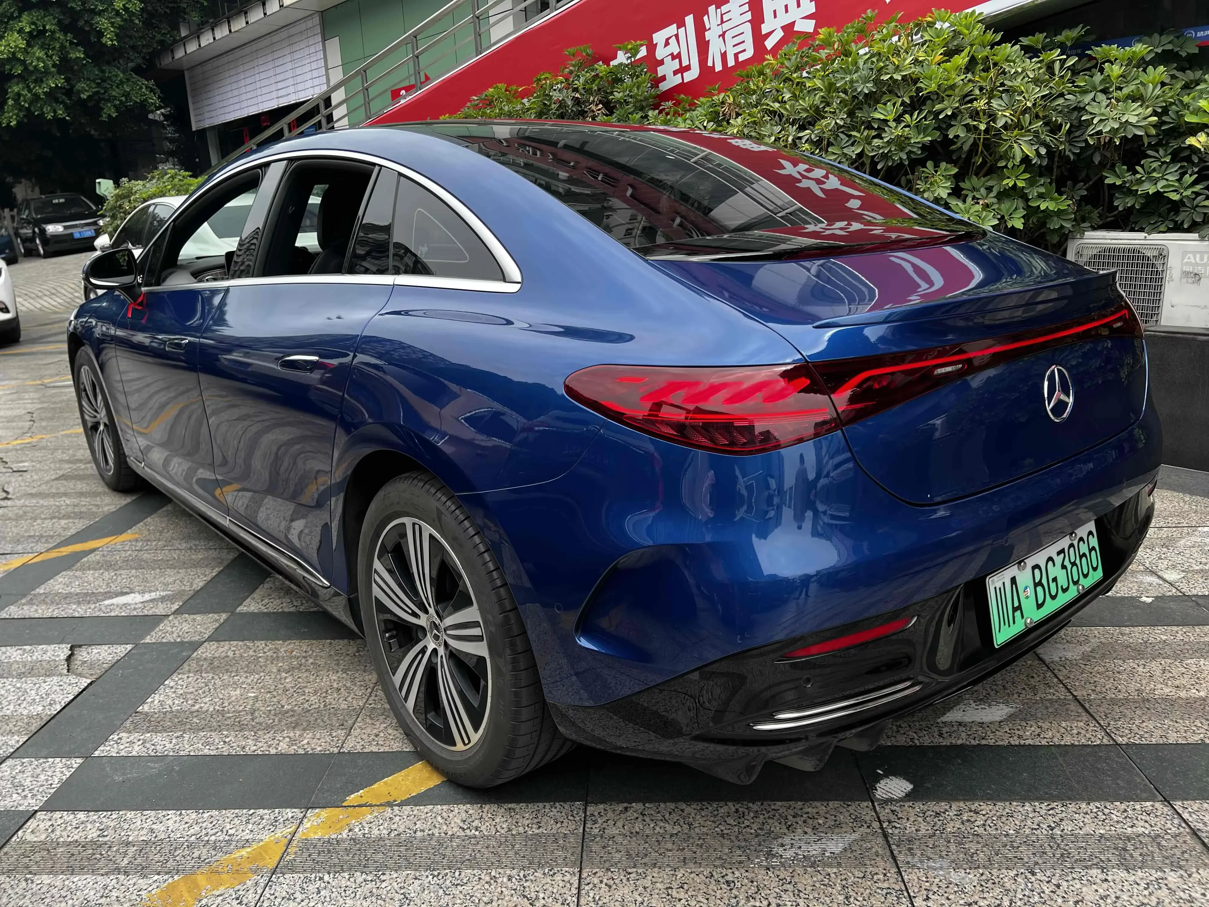 Mercedes-Benz EQE