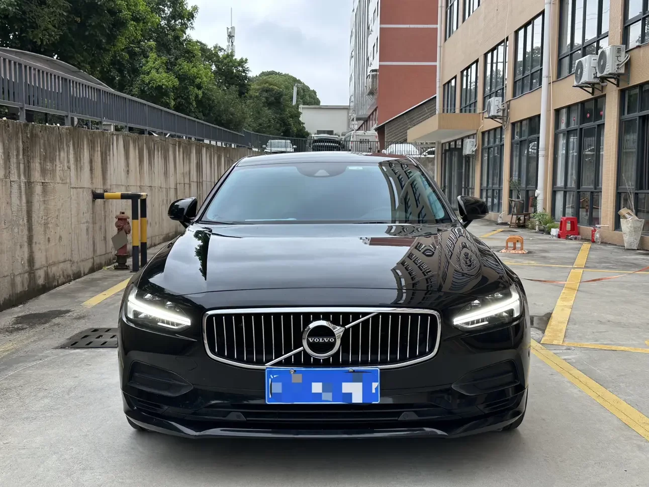 Volvo S90
