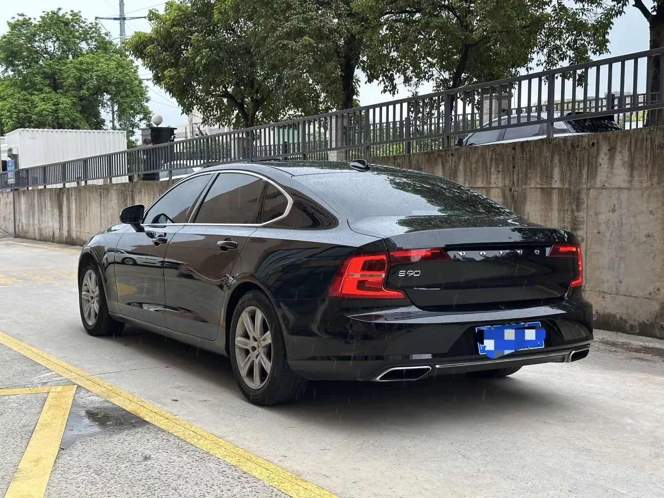 Volvo S90