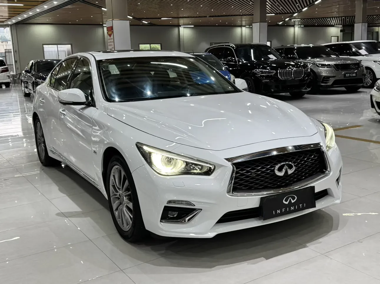 Infiniti Q50L