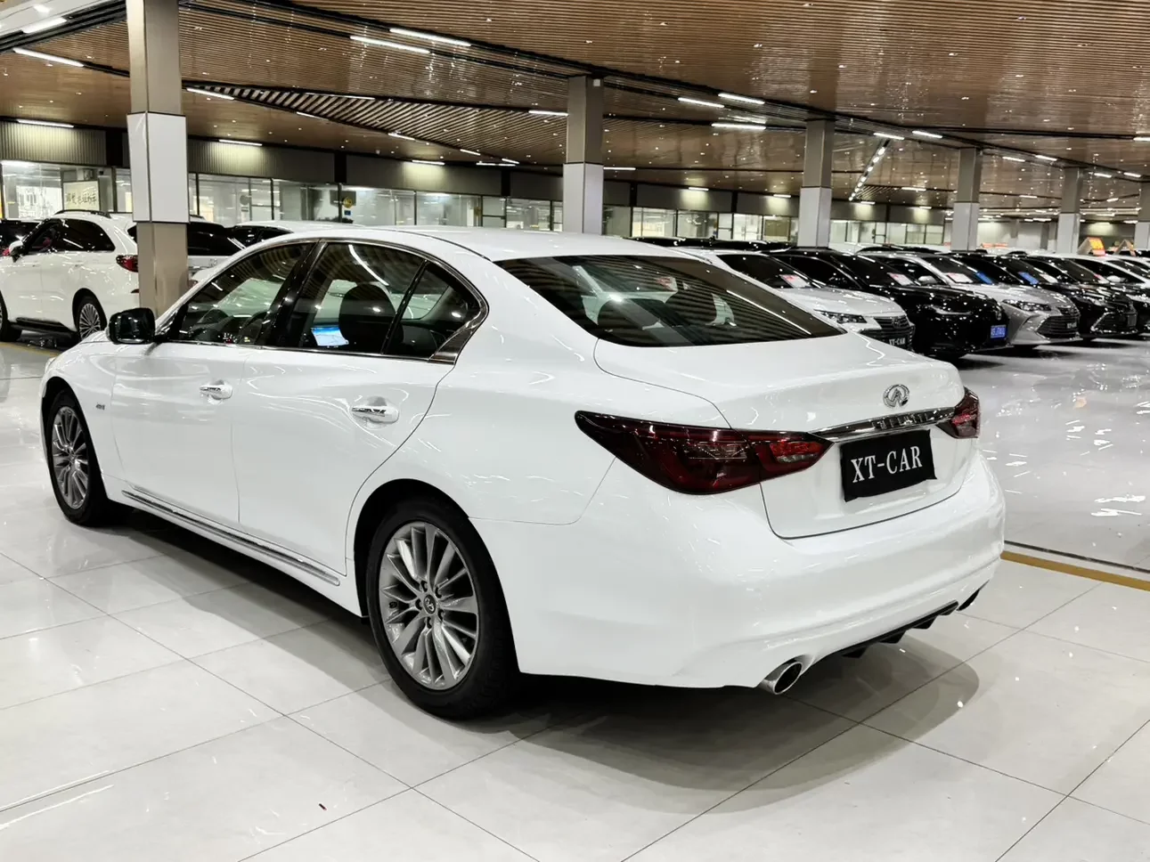 Infiniti Q50L
