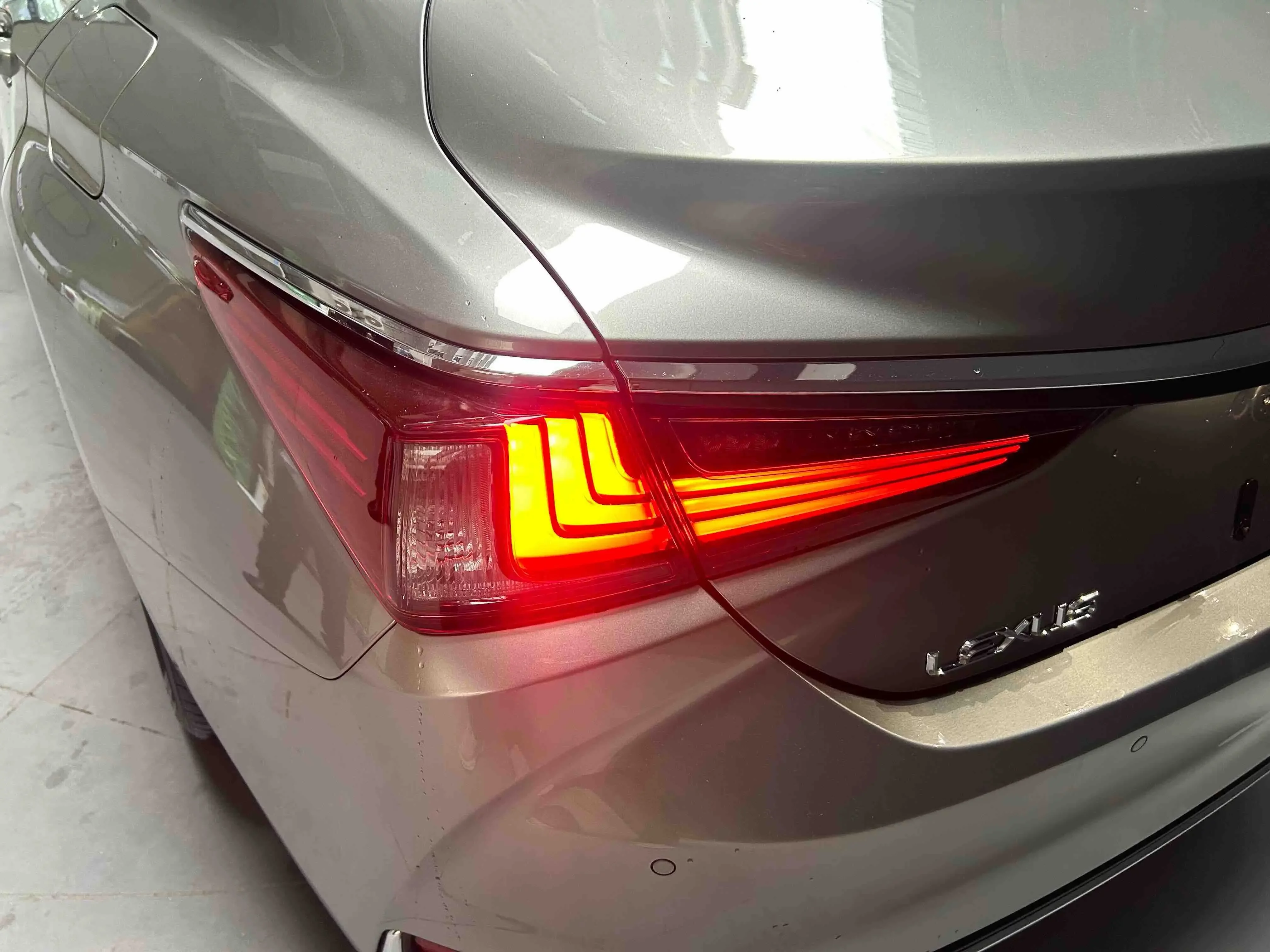 Lexus ES