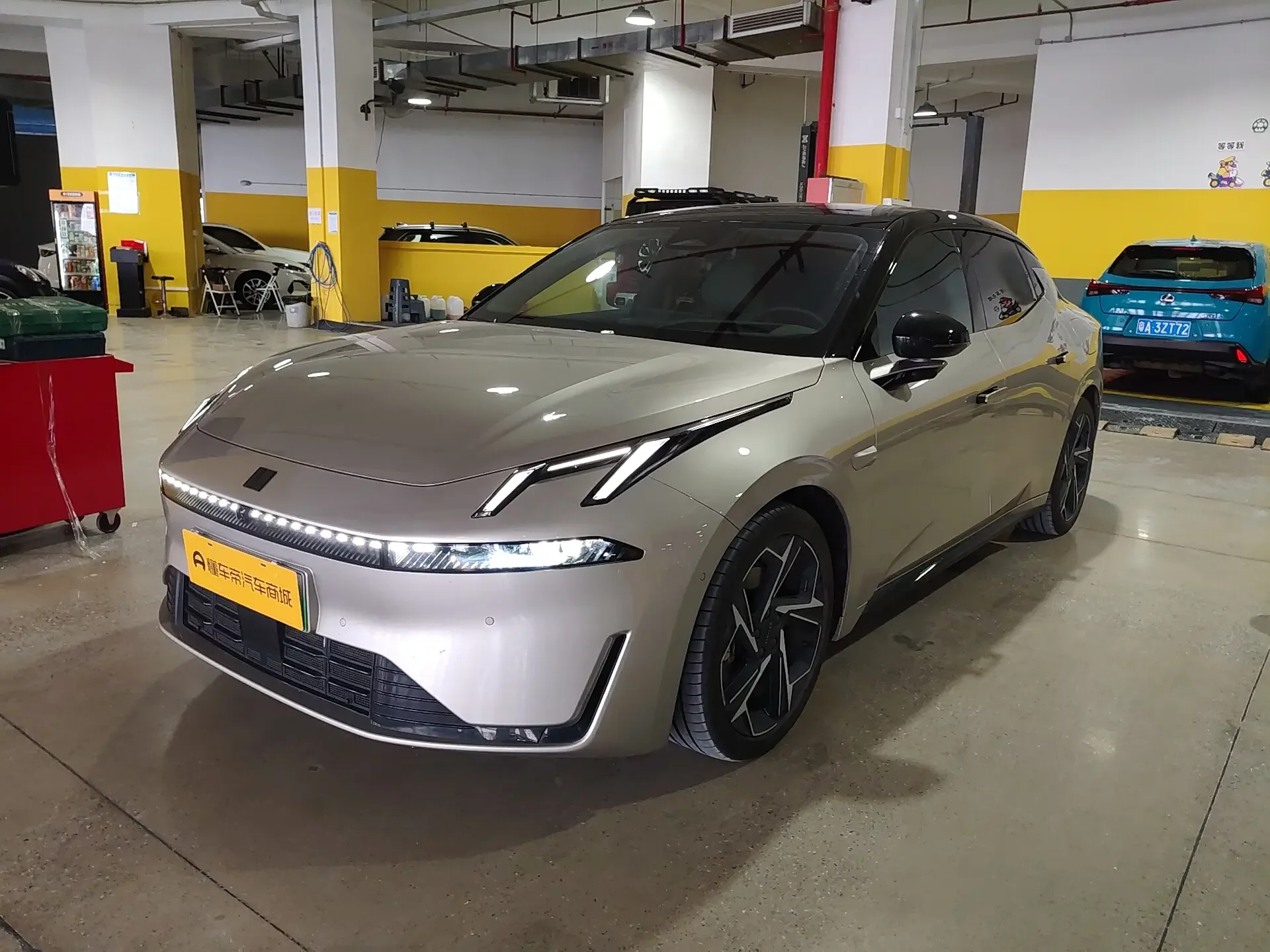 Lynk & Co 07 EM-P