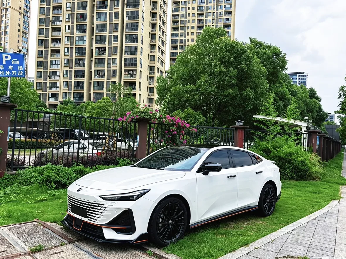 Changan UNI-V  из Китая
