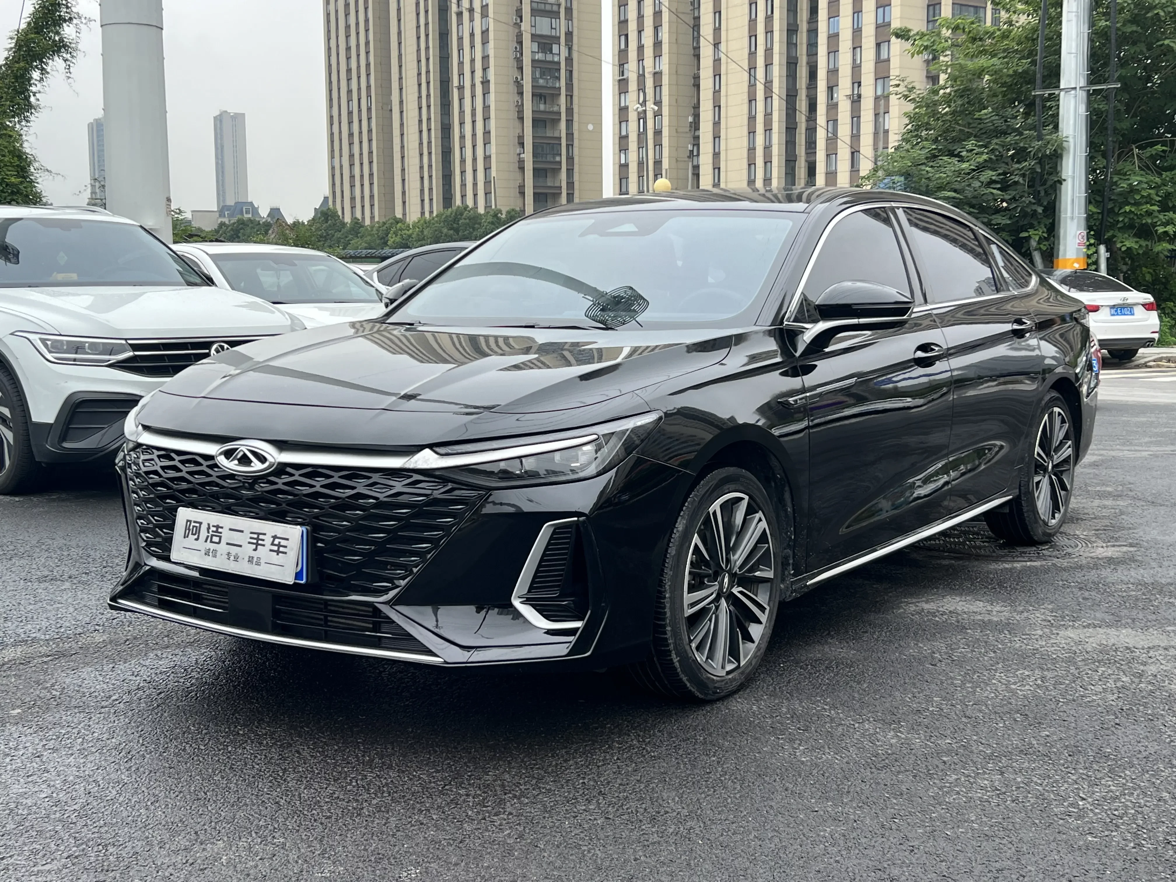 Chery Arrizo 8