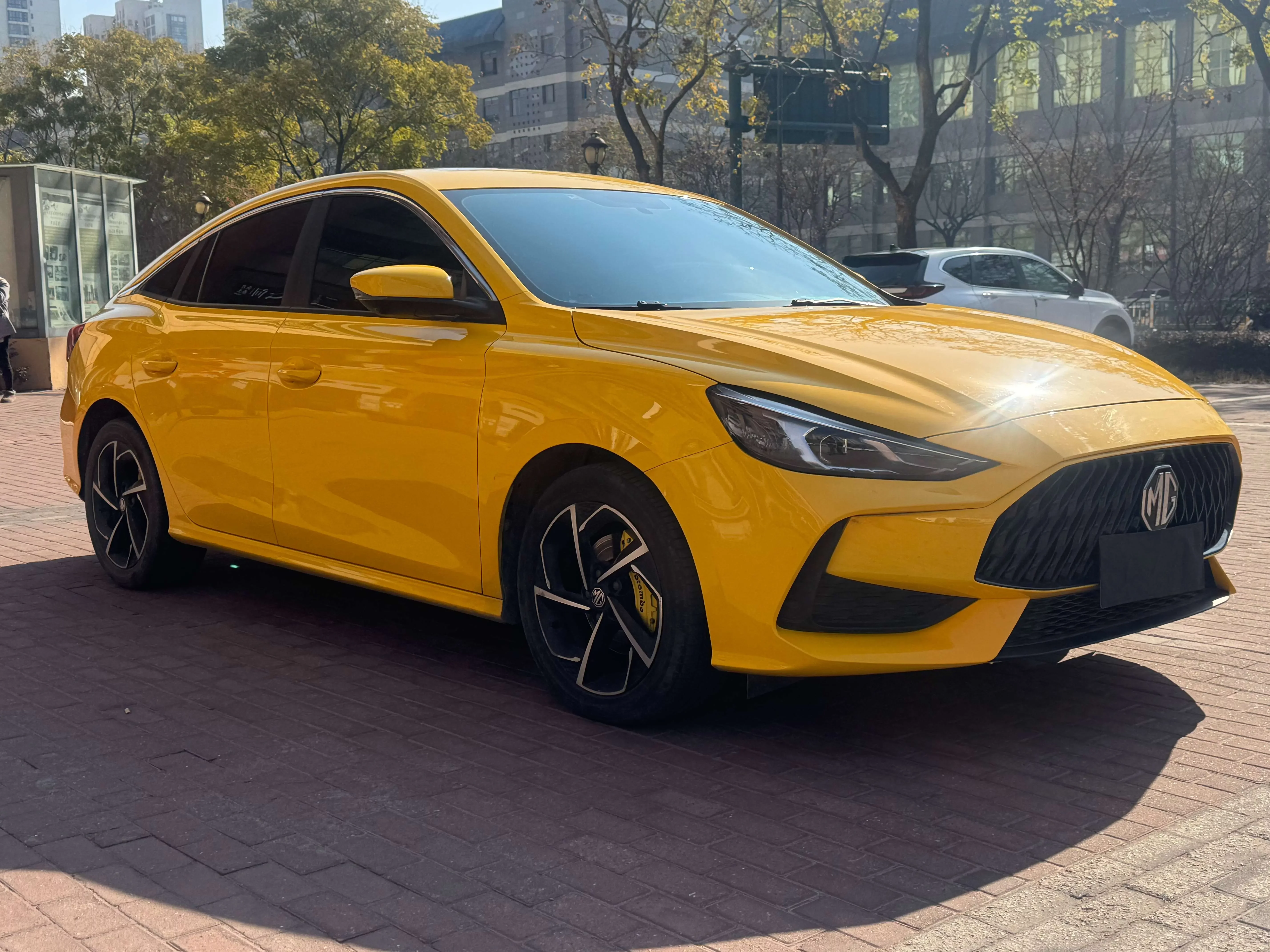 MG 5