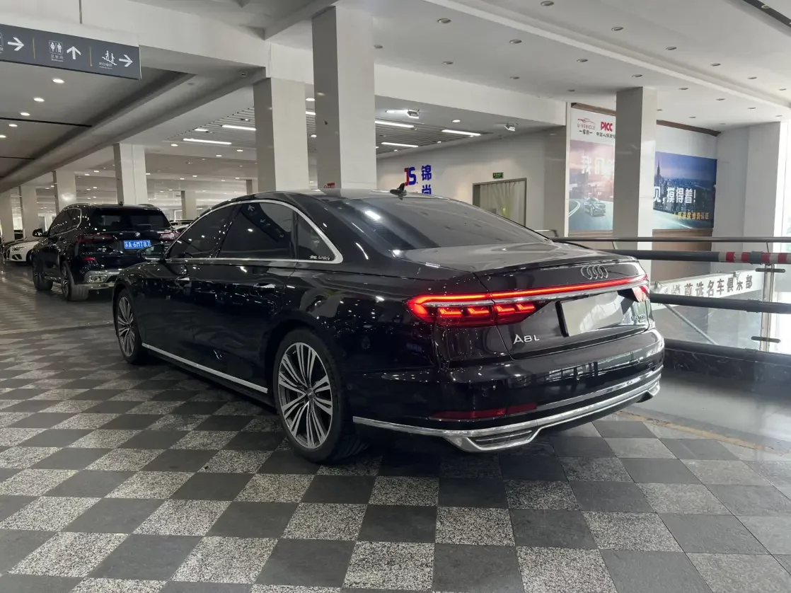 Audi A8