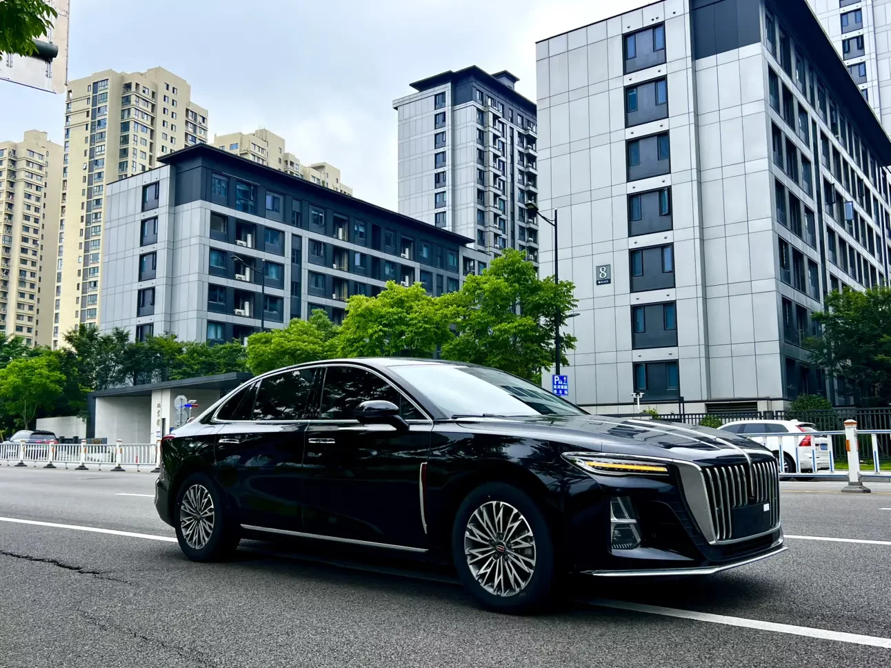 Hongqi H5