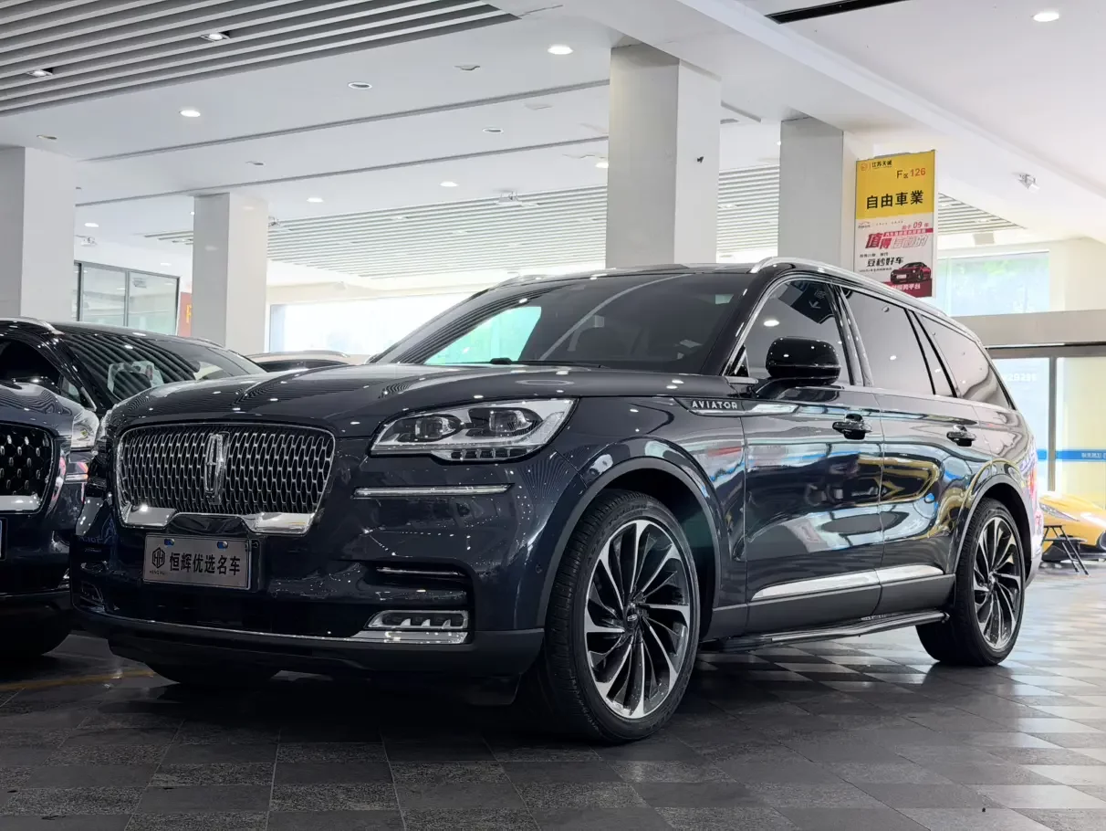 Lincoln aviator