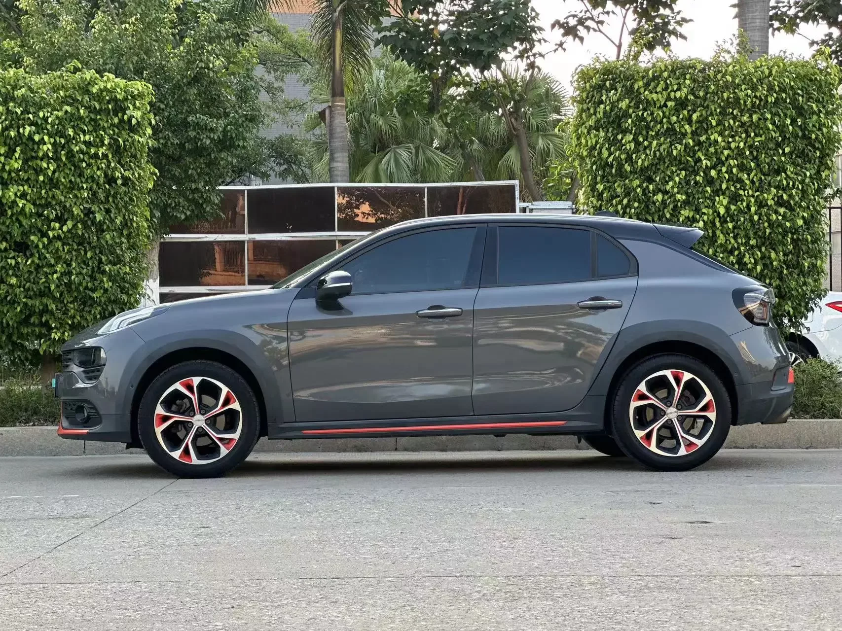 Lynk & Co 02