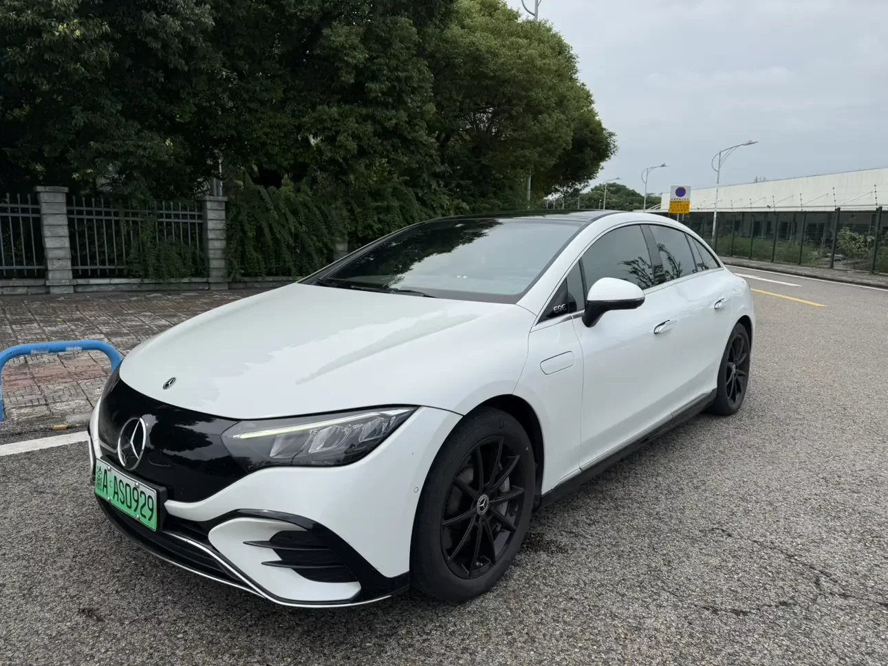 Mercedes-Benz EQE