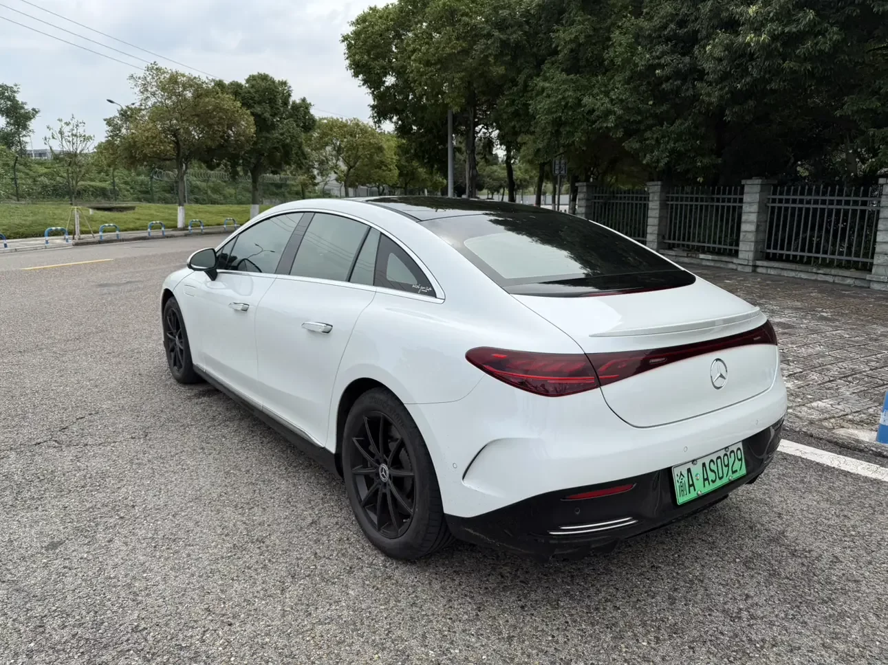 Mercedes-Benz EQE