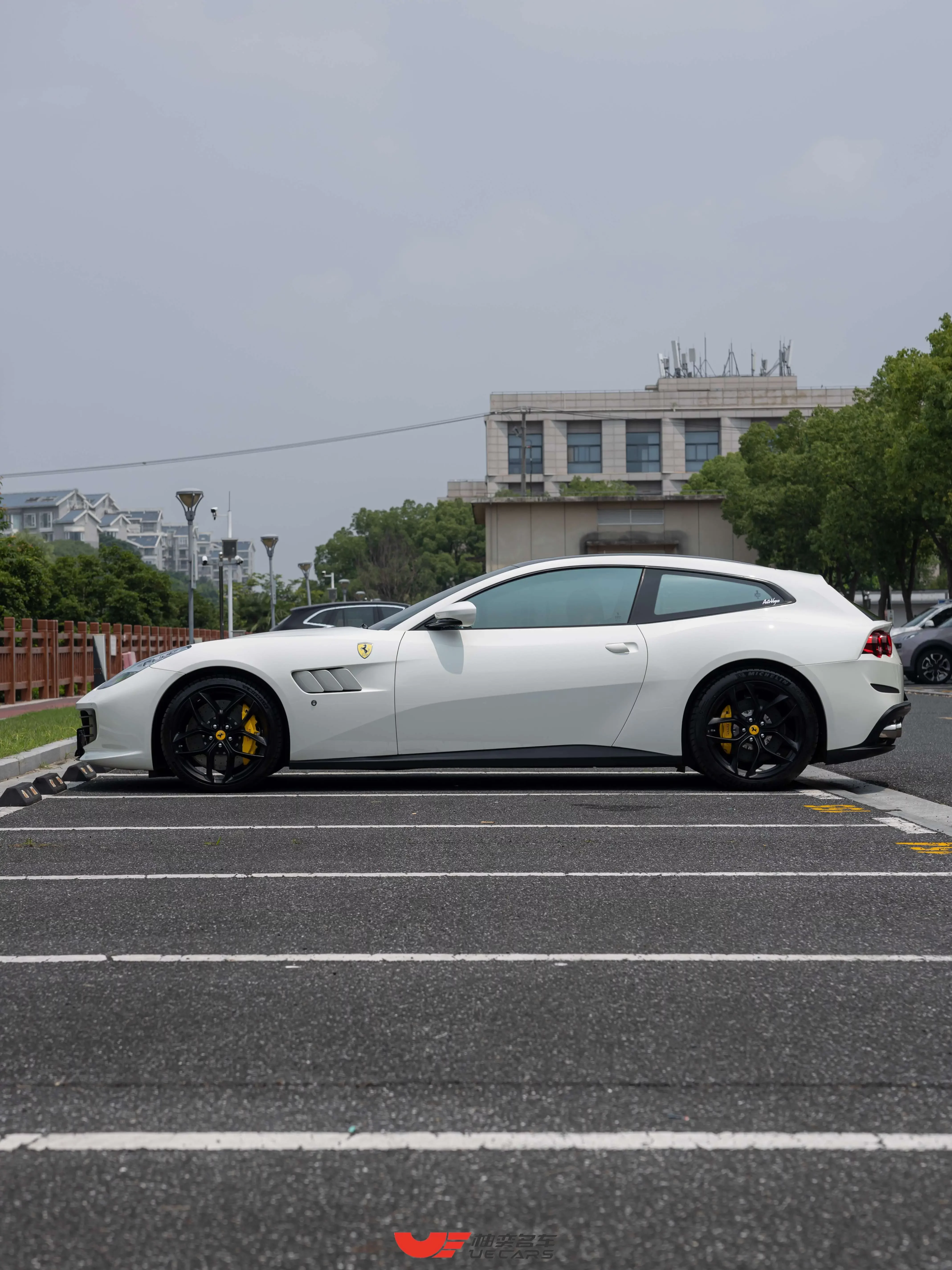 Ferrari GTC4Lusso
