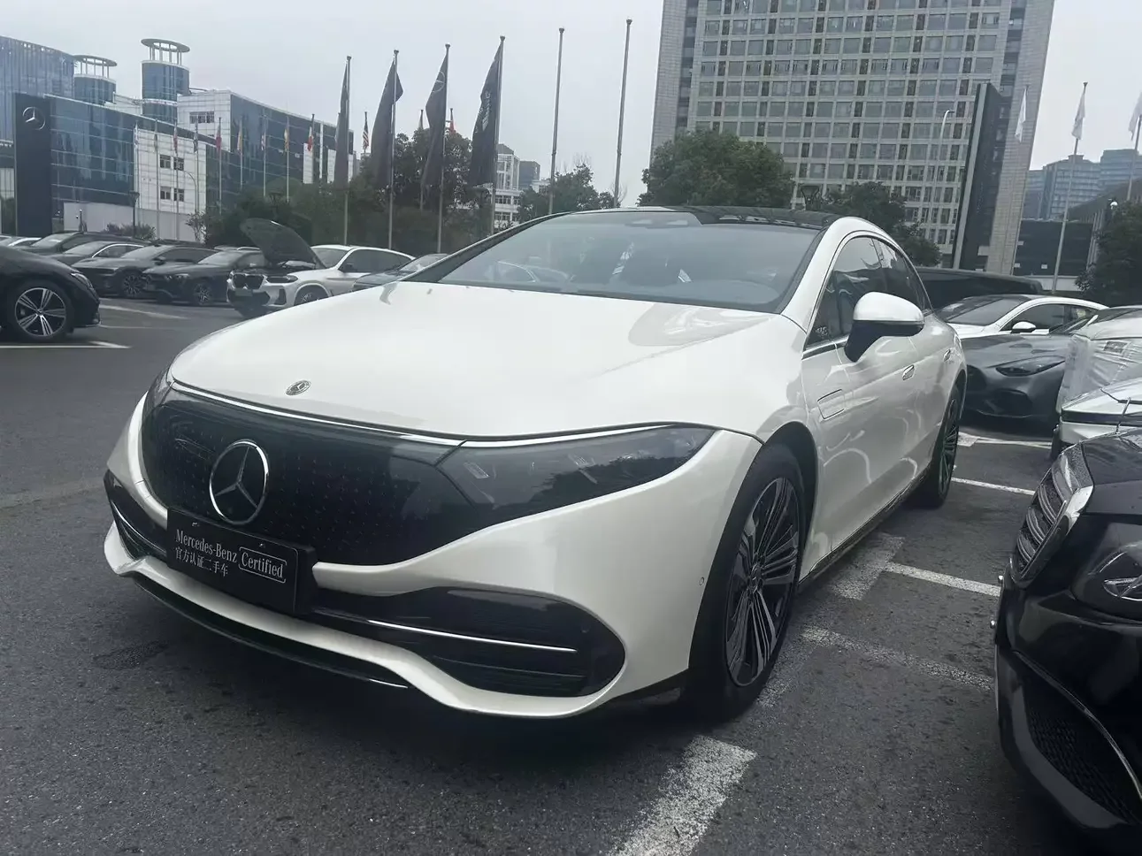 Mercedes-Benz EQS