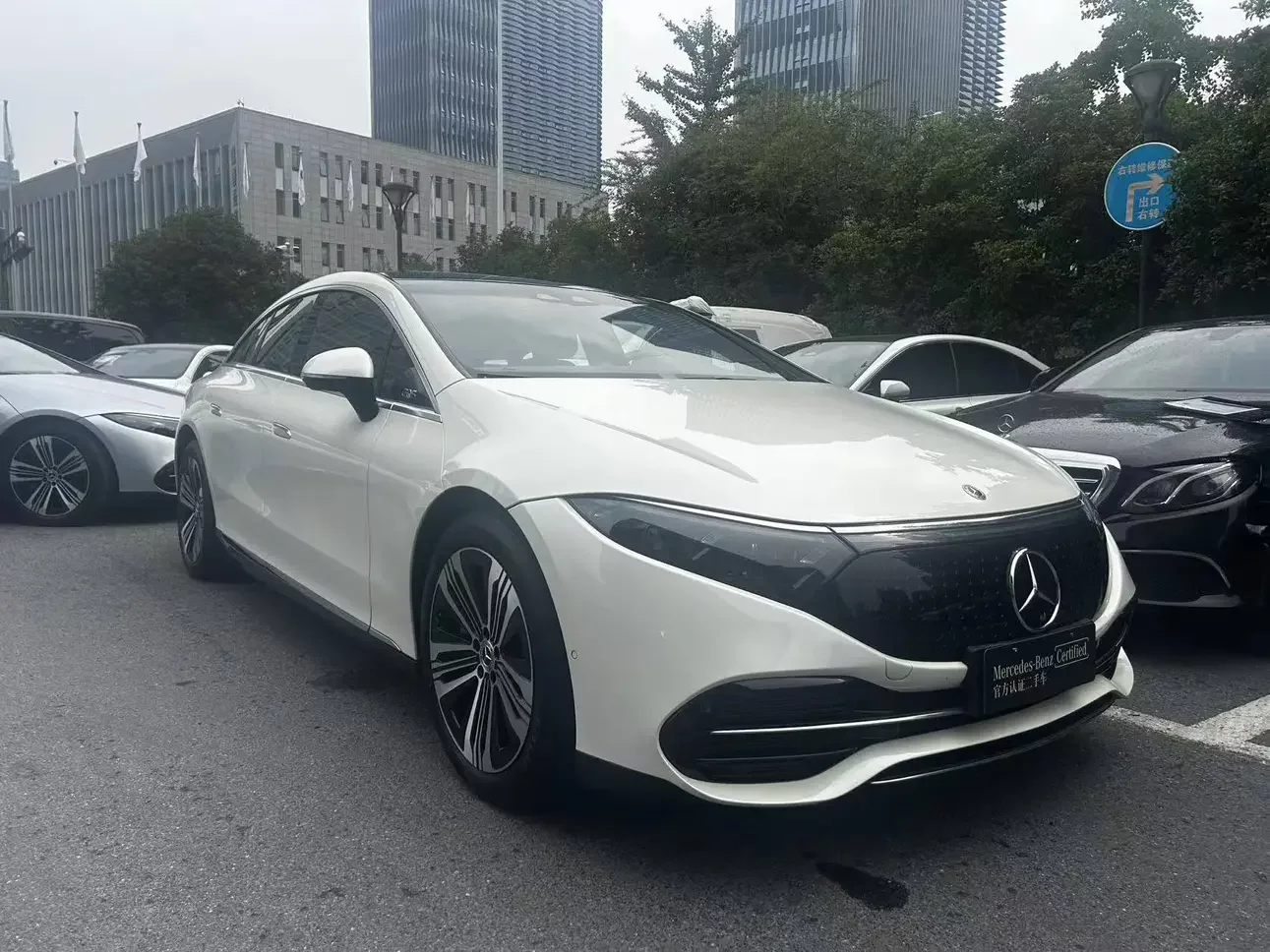 Mercedes-Benz EQS