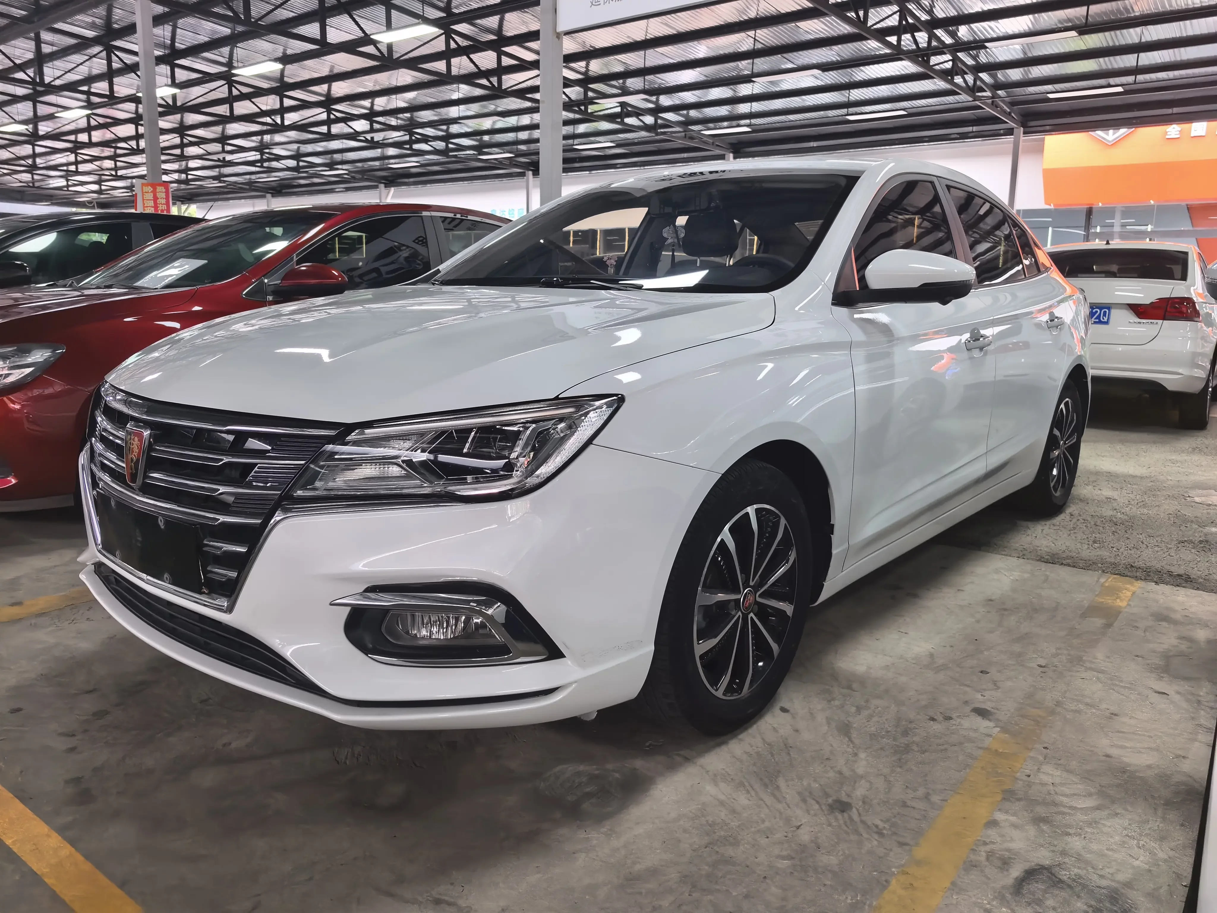 Roewe i5