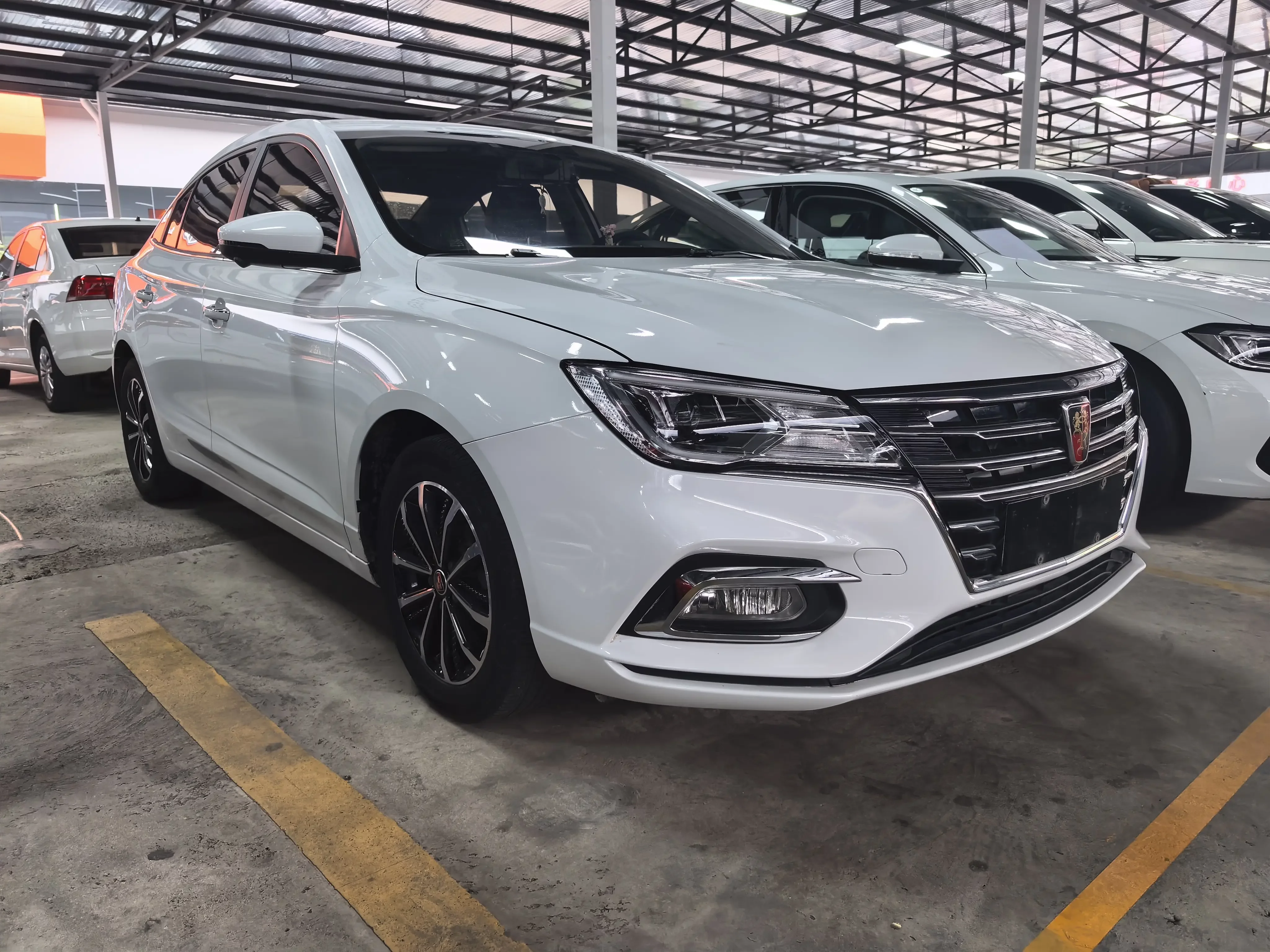Roewe i5