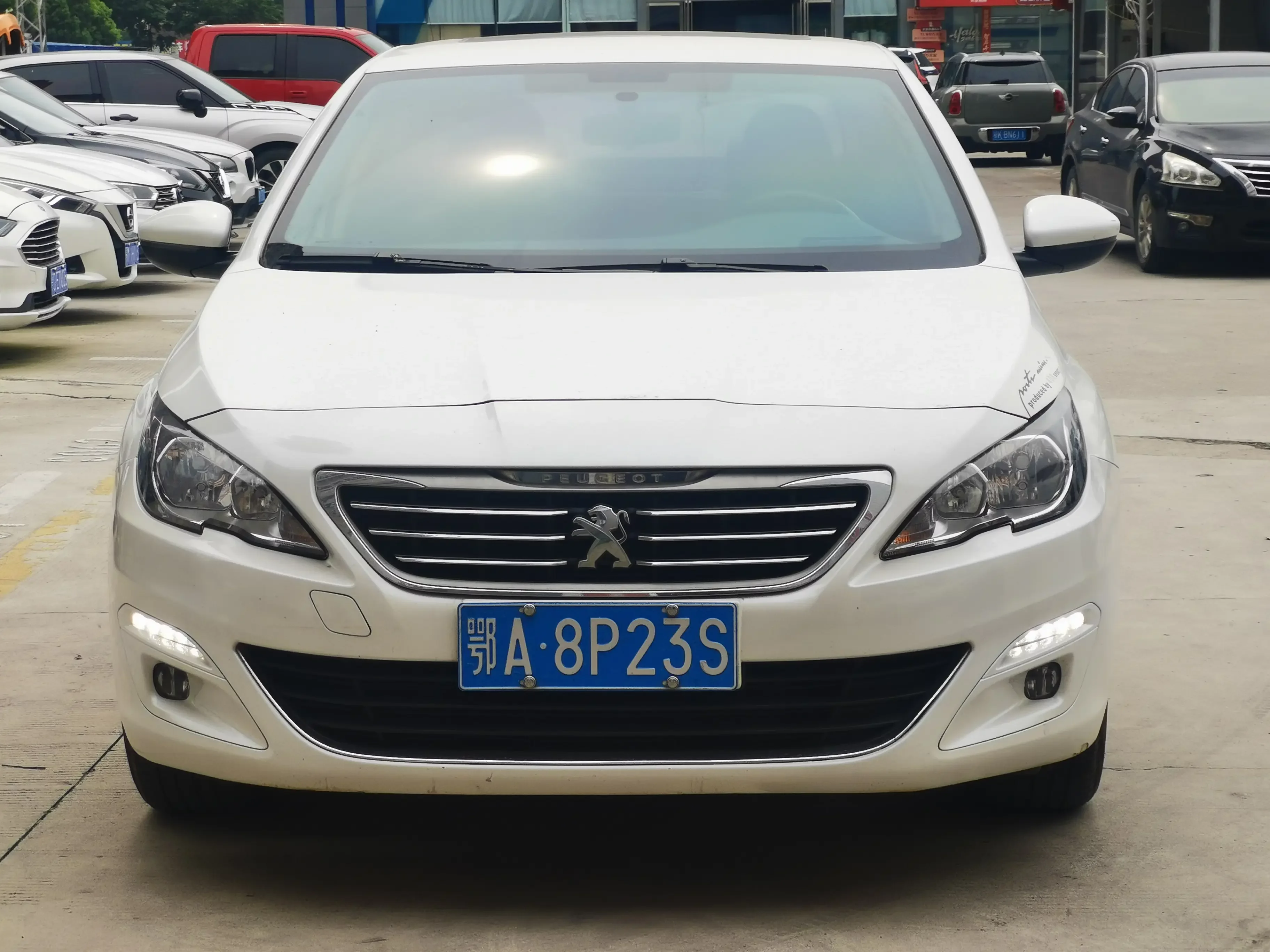 Peugeot 408