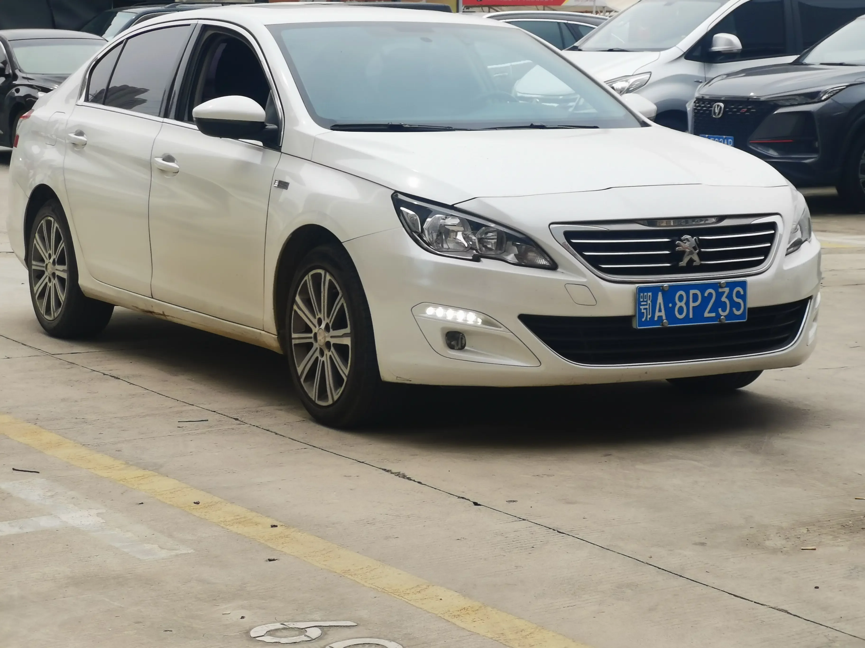 Peugeot 408