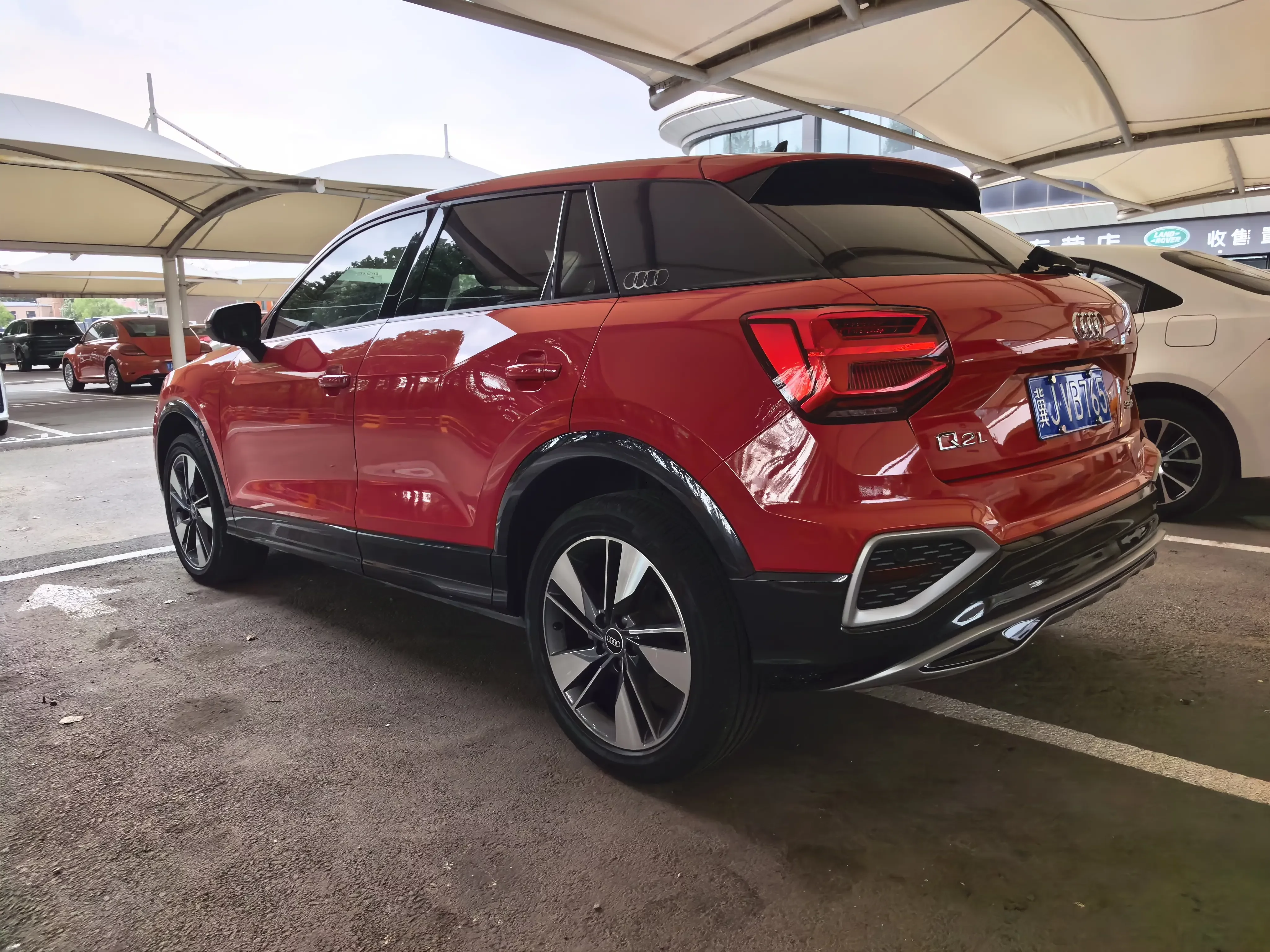 Audi Q2L