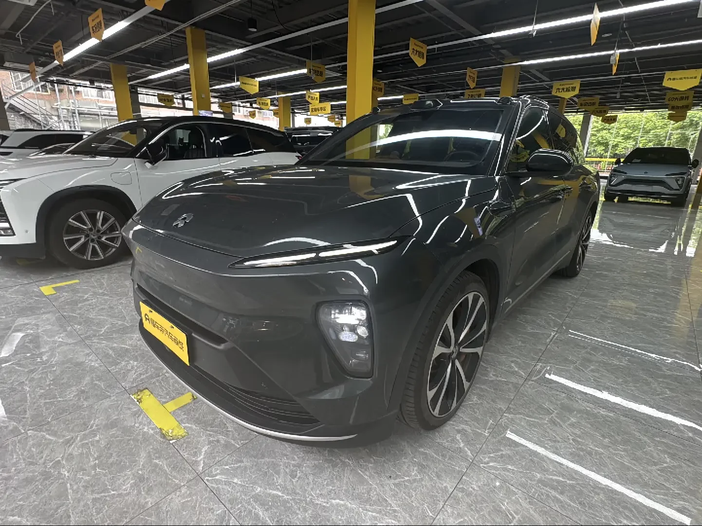 NIO ES8